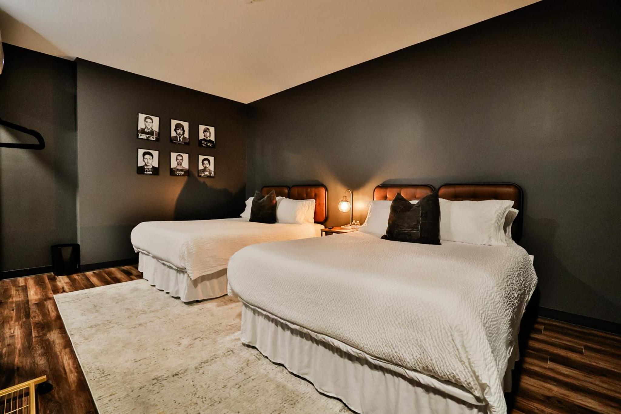 Queen Room photo 1