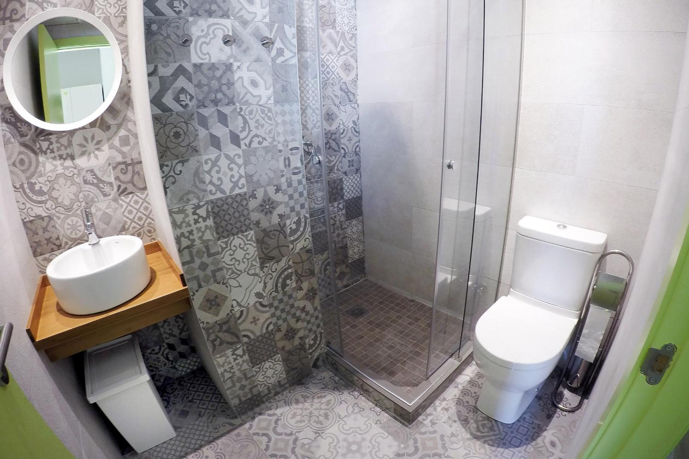 Bed in 4-Bed Female Dormitory Room with Private Bathroom photo 3
