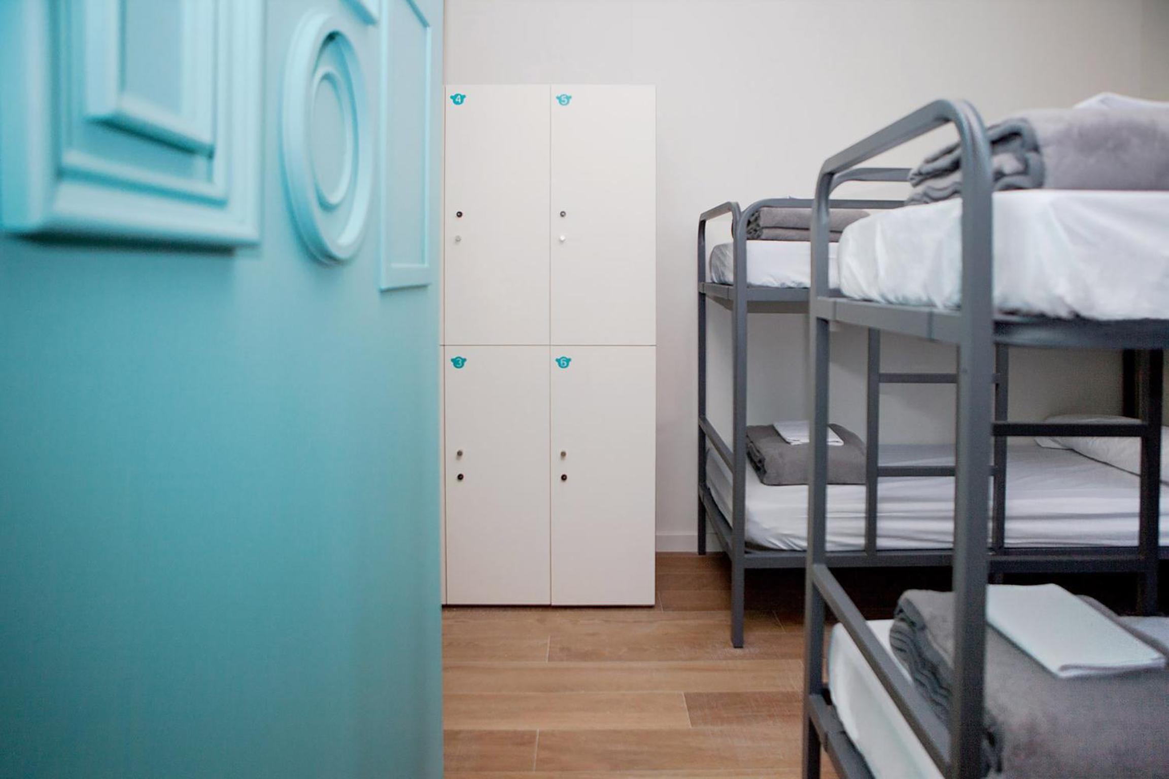 Cama en Habitación Compartida Mixta de 6 Camas con Baño Privado