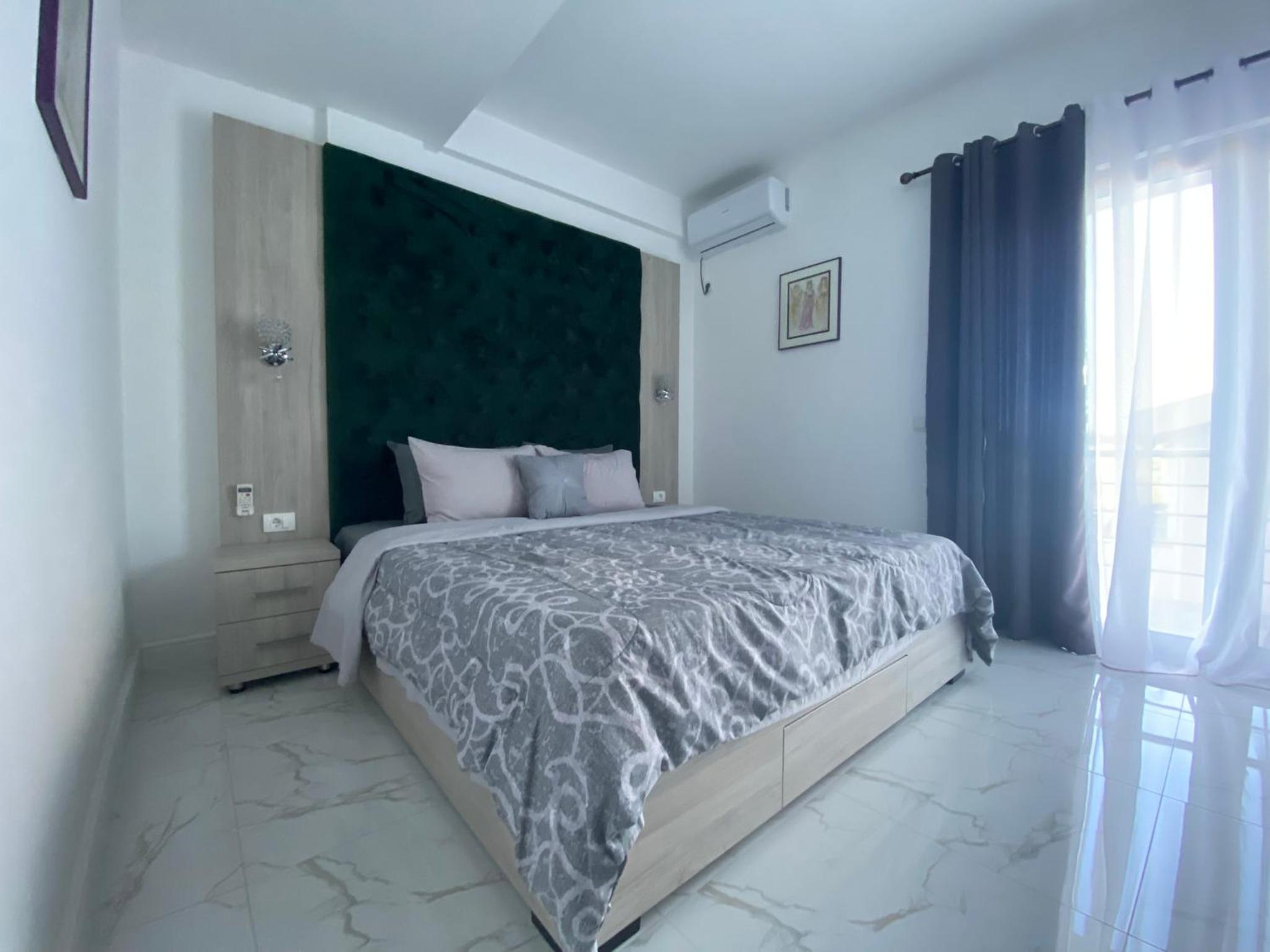 One-Bedroom Apartment with Balcony