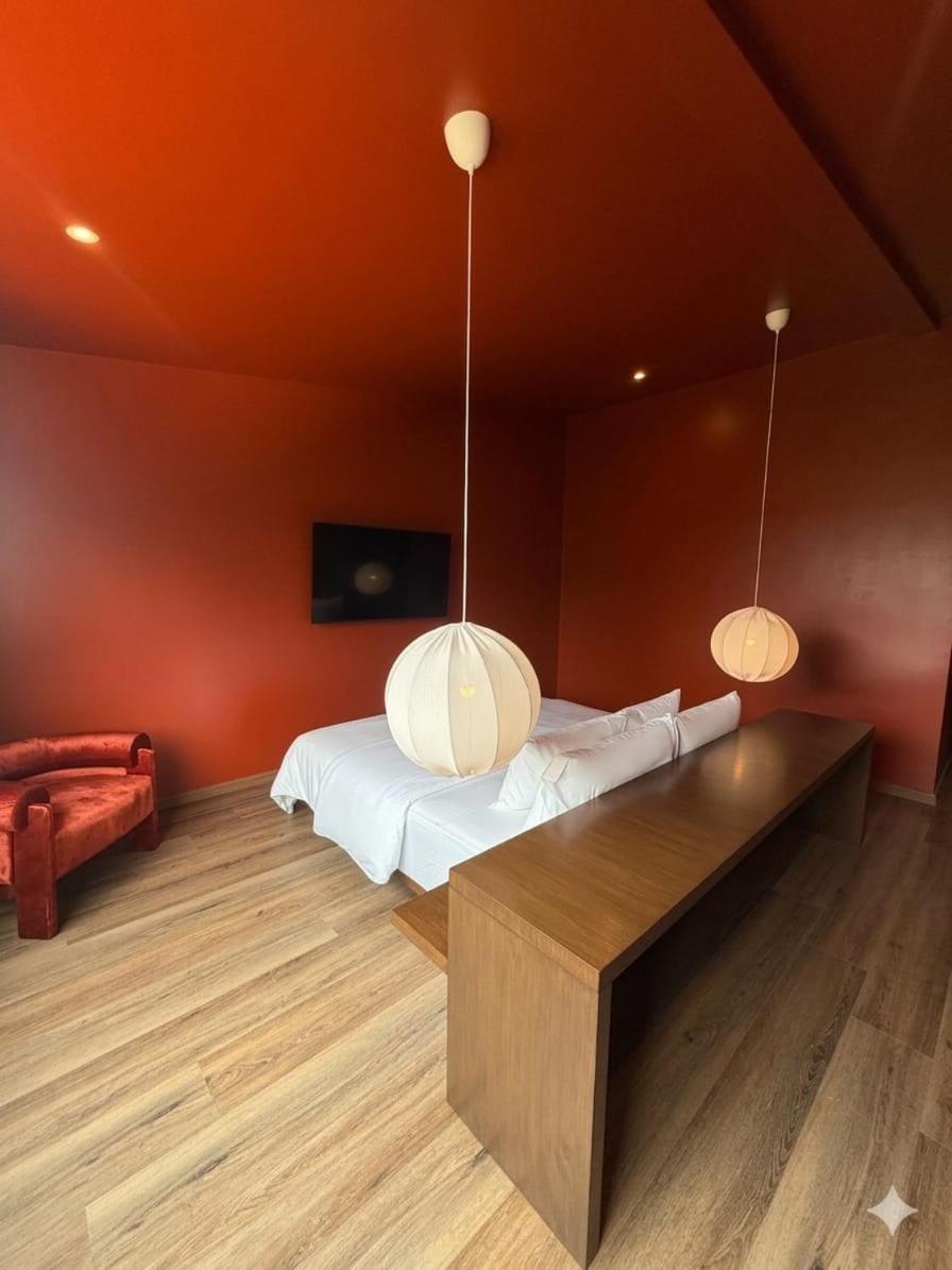 Suite with Hot Tub photo 1