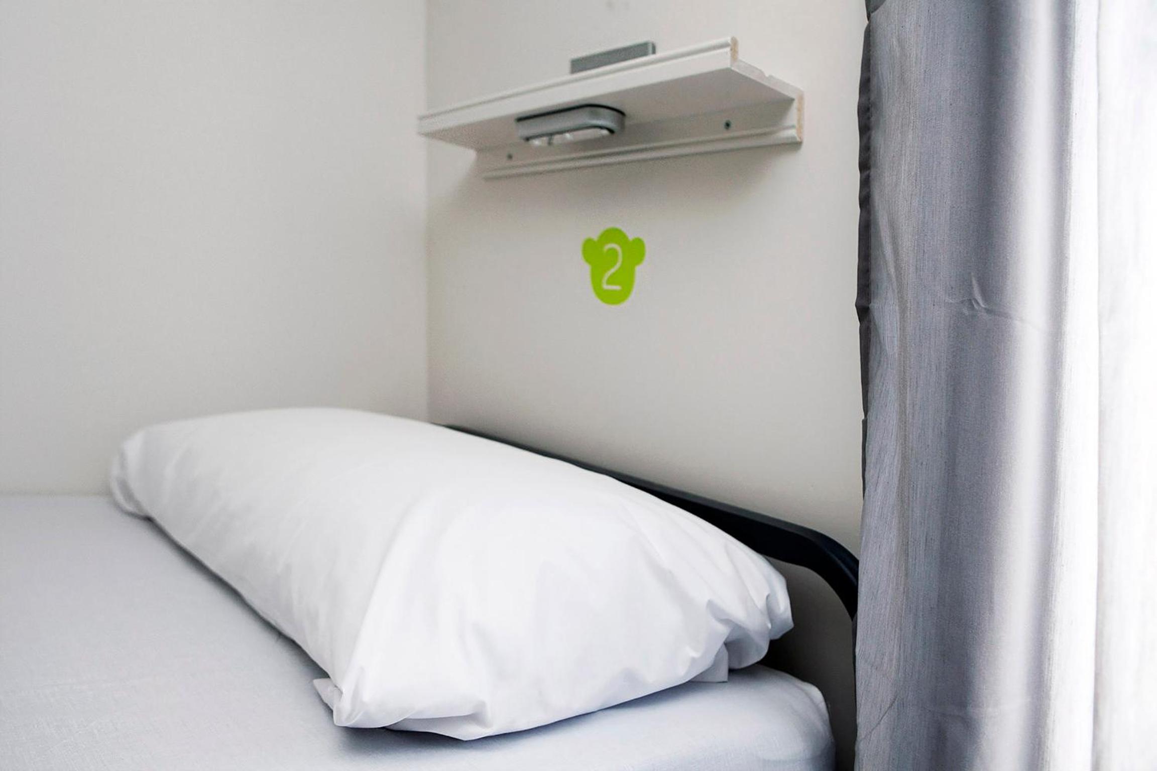 Bed in 4-Bed Female Dormitory Room with Private Bathroom photo 2