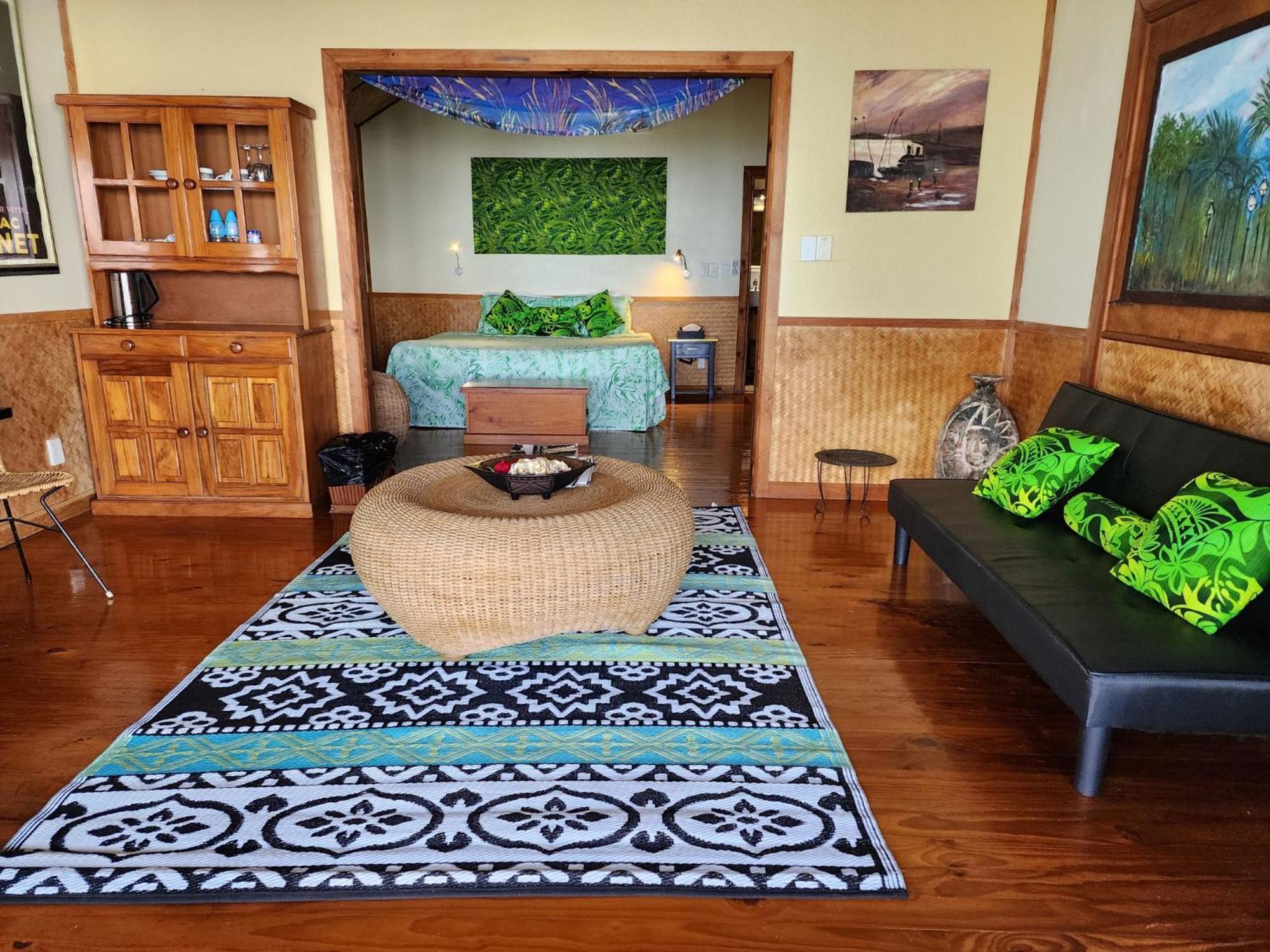 King Suite with Ocean View photo 2