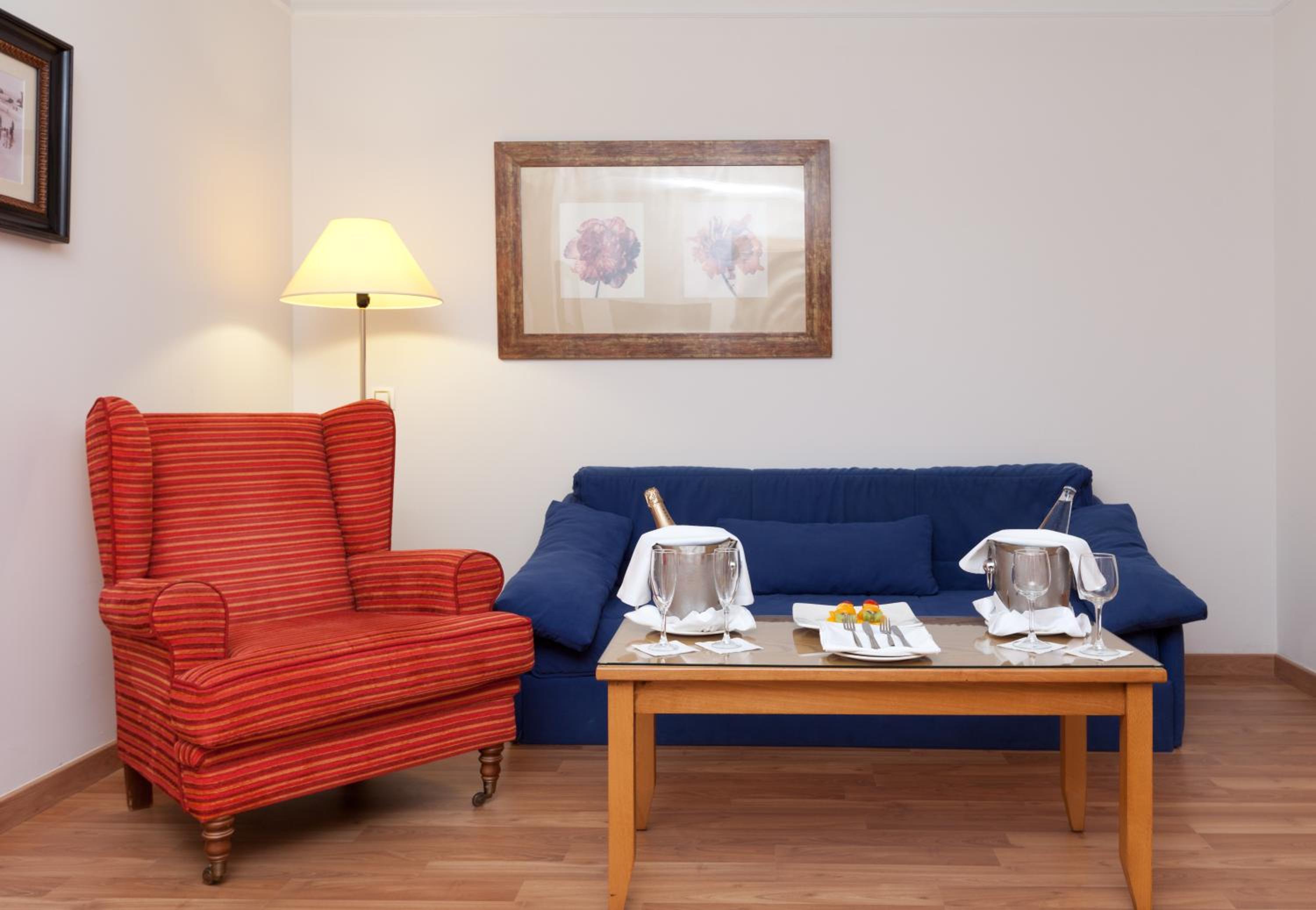 Junior Suite (2 Adults + 1 Child) - Photo 10