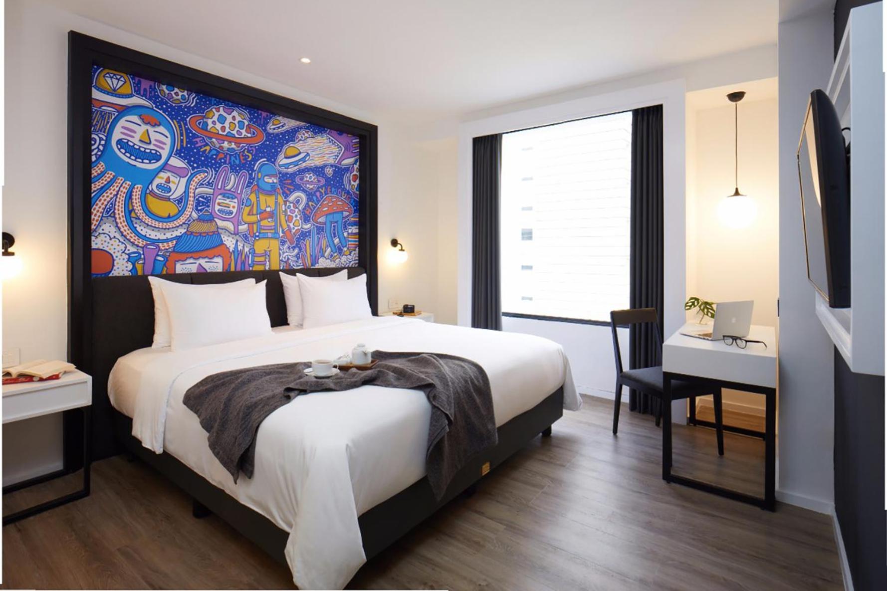 Studio 25 Twin Bed – Smoking Room