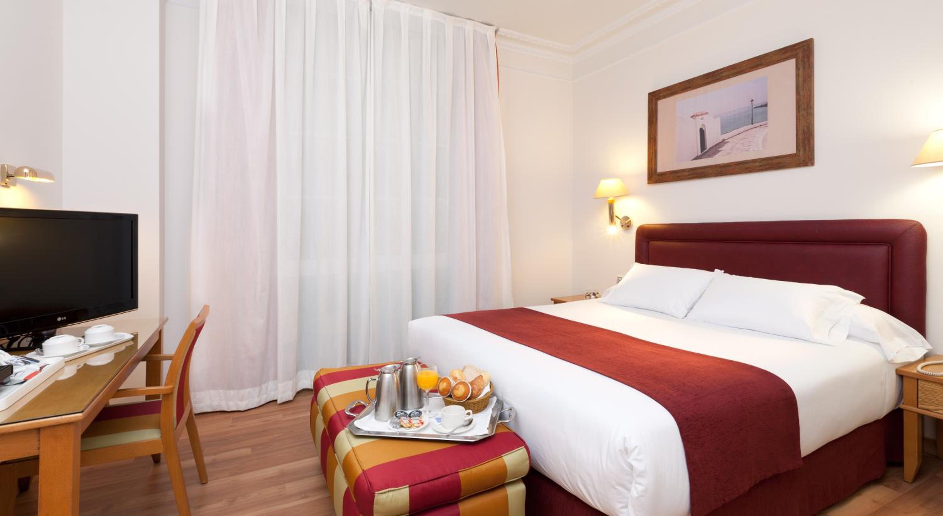 Junior Suite (2 Adults + 1 Child) - Photo 8