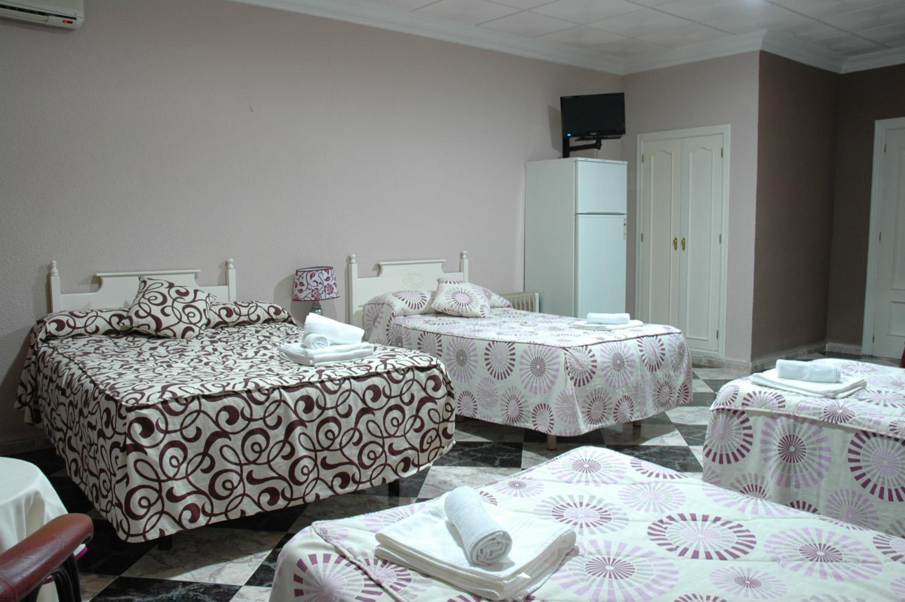 Quadruple Room - Photo 1