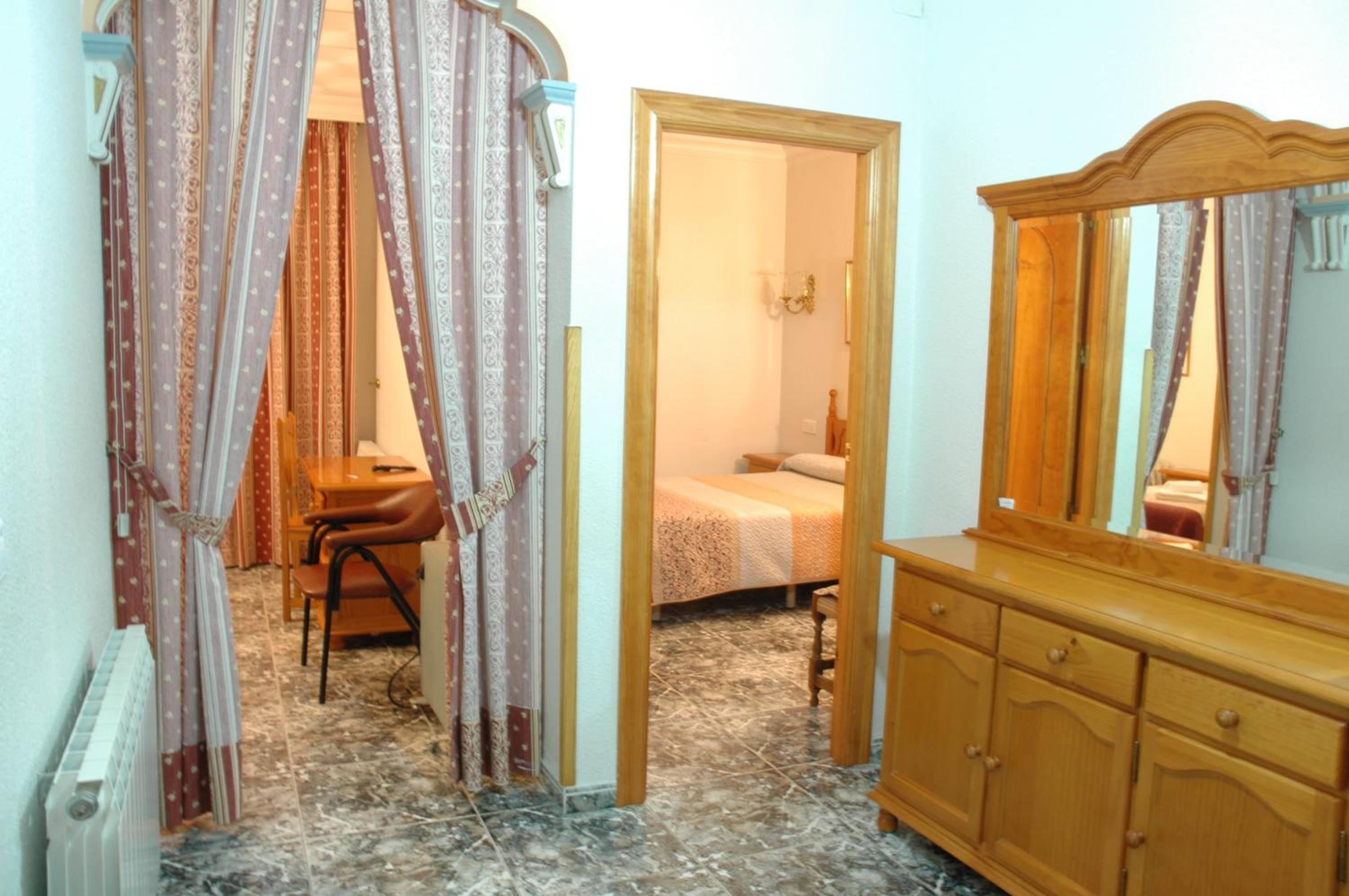 Quadruple Room - Photo 4