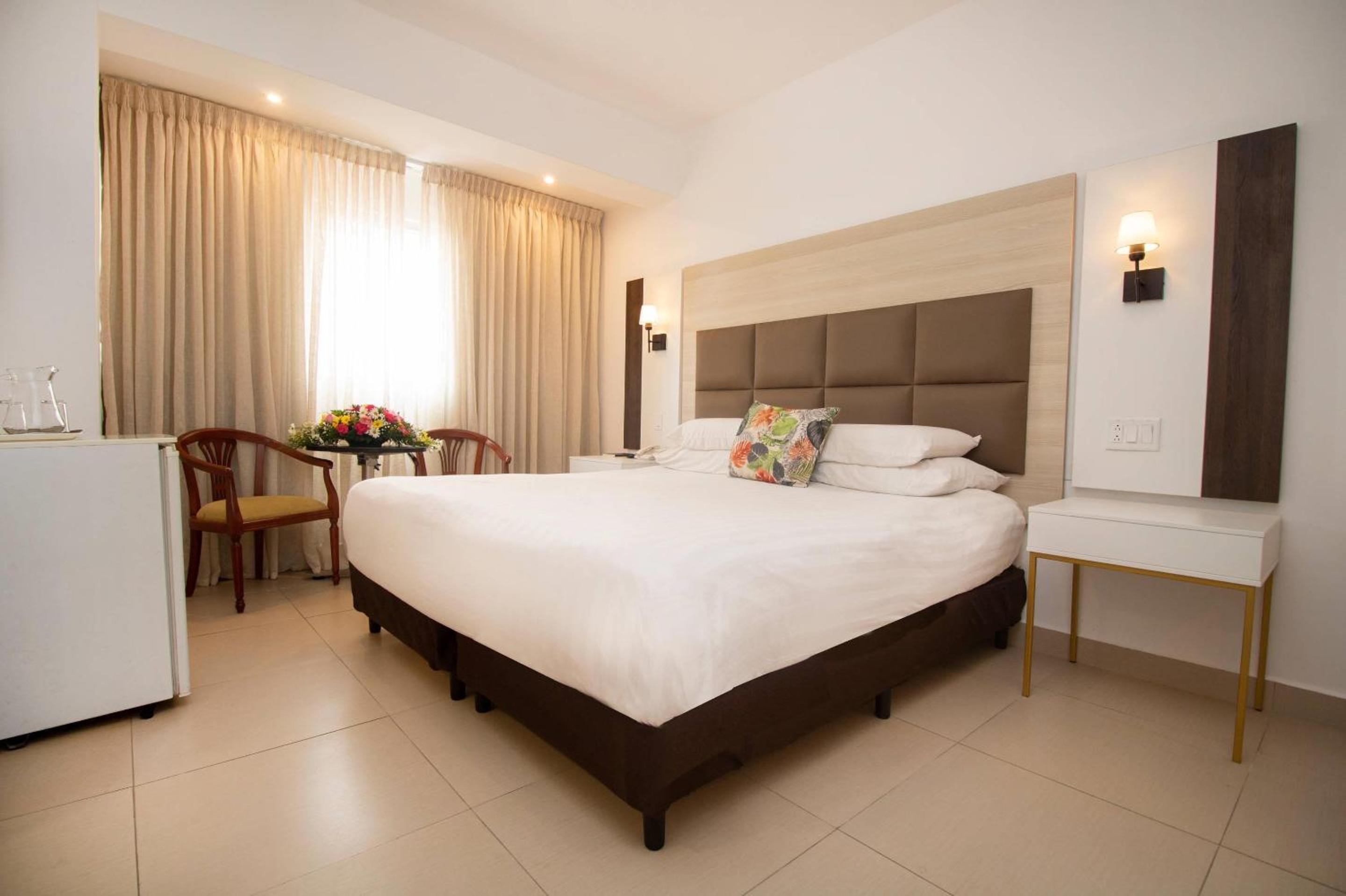 1 Double Bed, Superior City View photo 2
