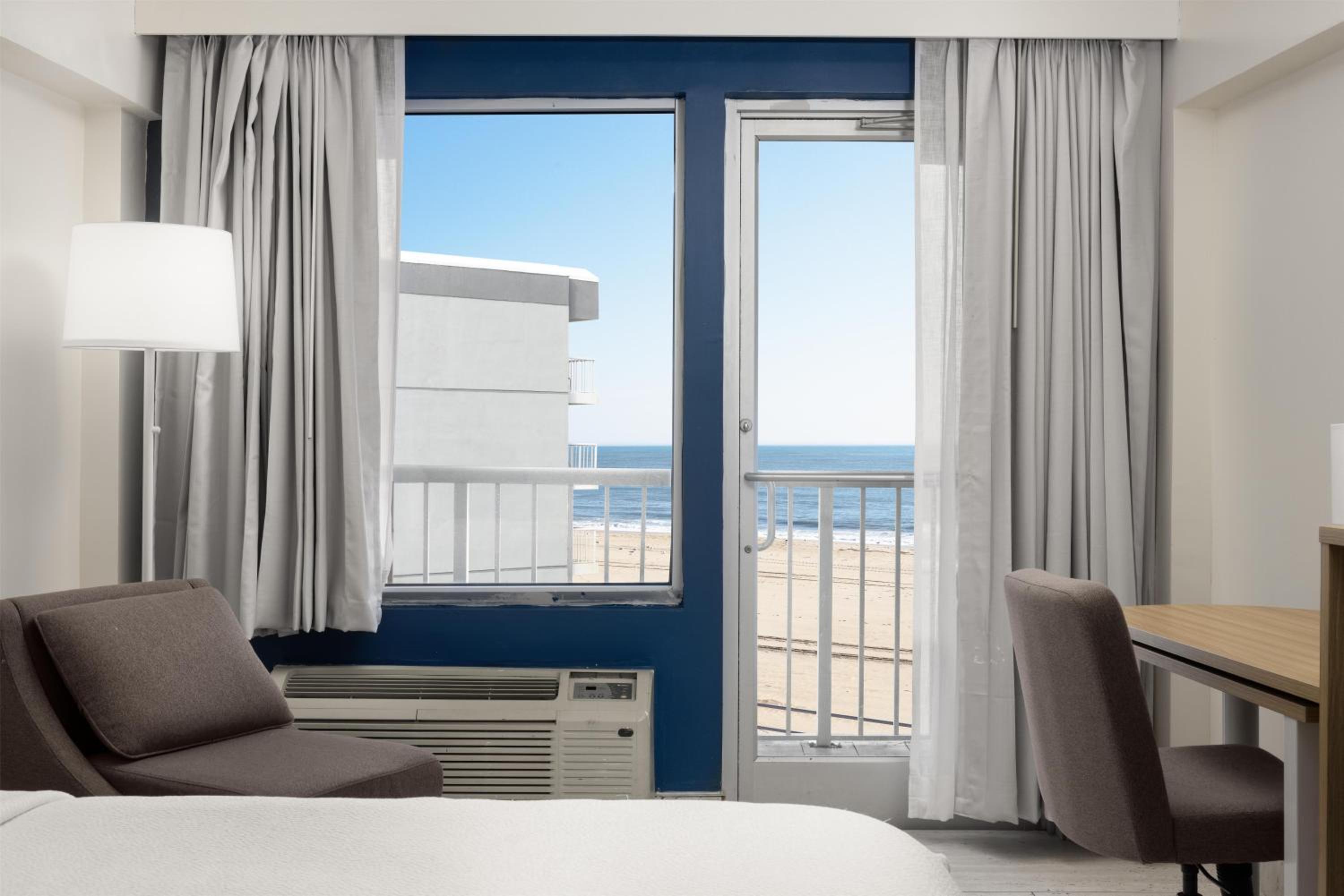 King Room with Partial View - Photo 1
