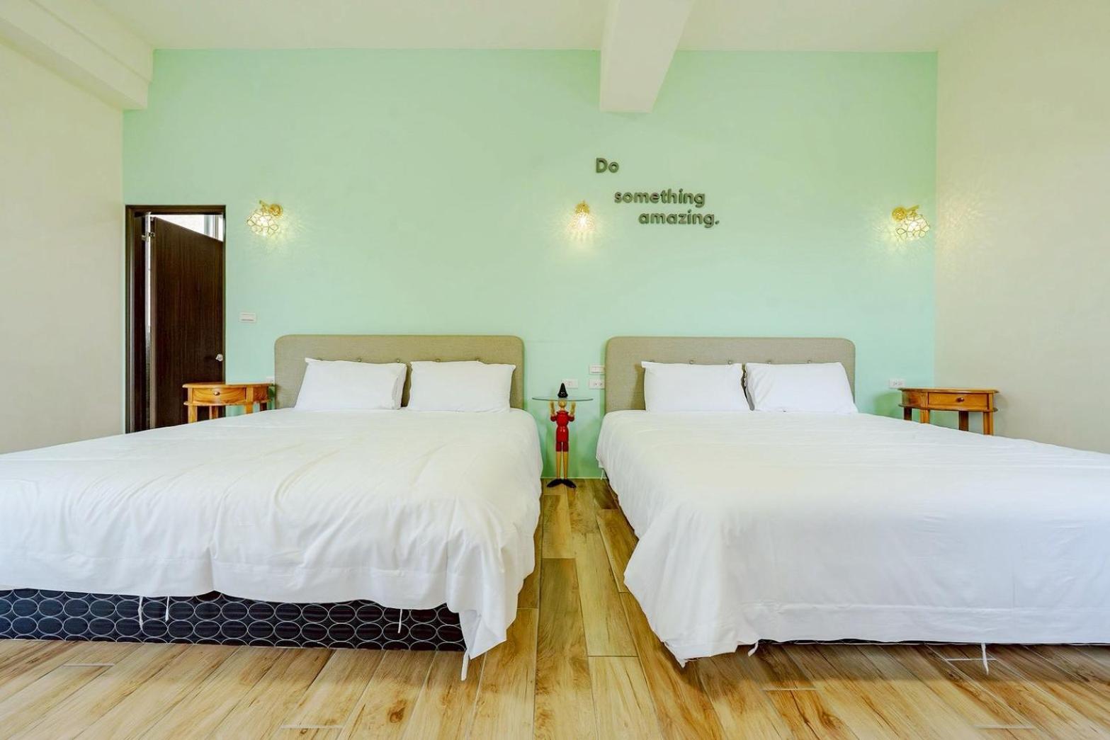 Queen Room with Two Queen Beds photo 1
