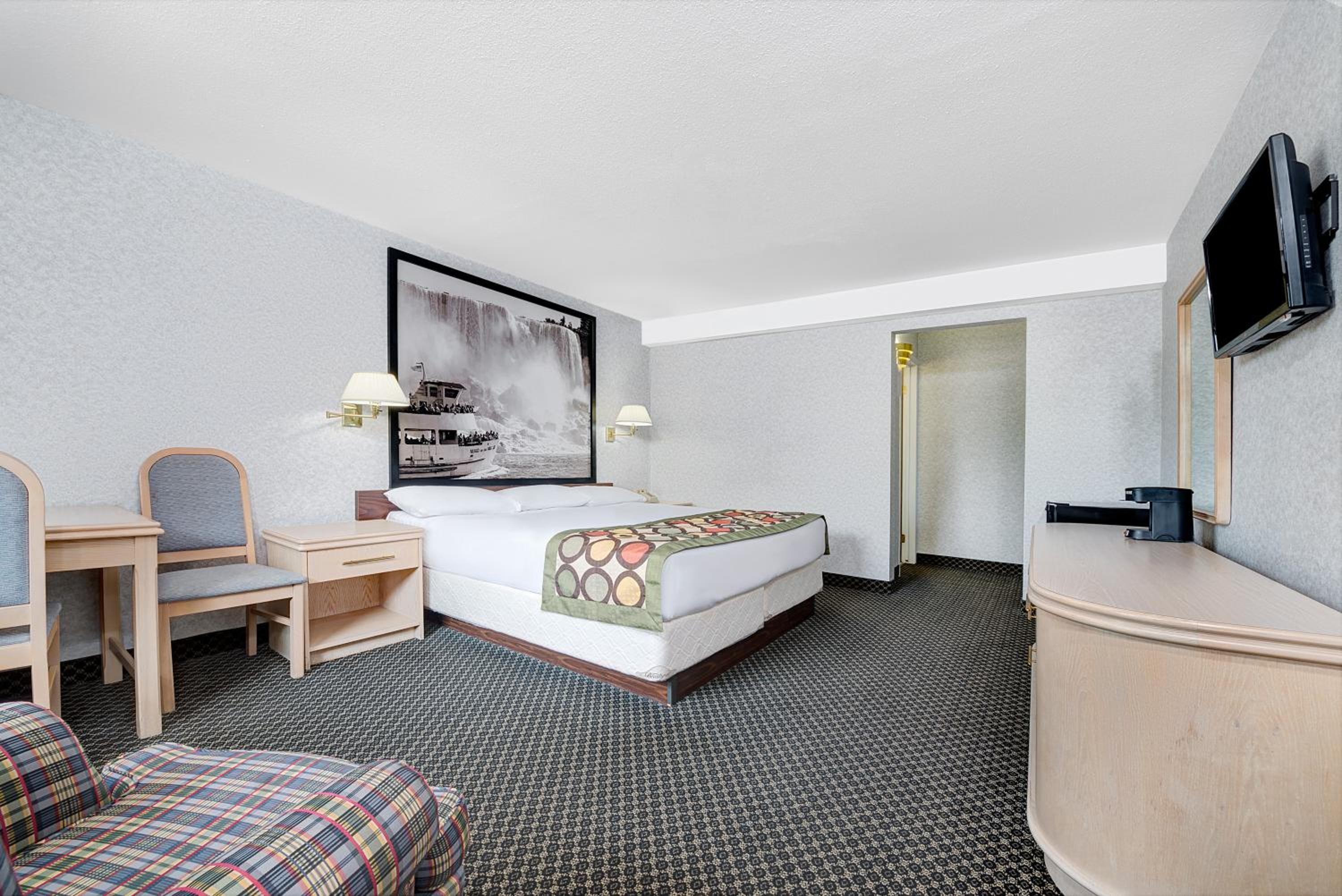 King Room - Non-Smoking - Photo 7