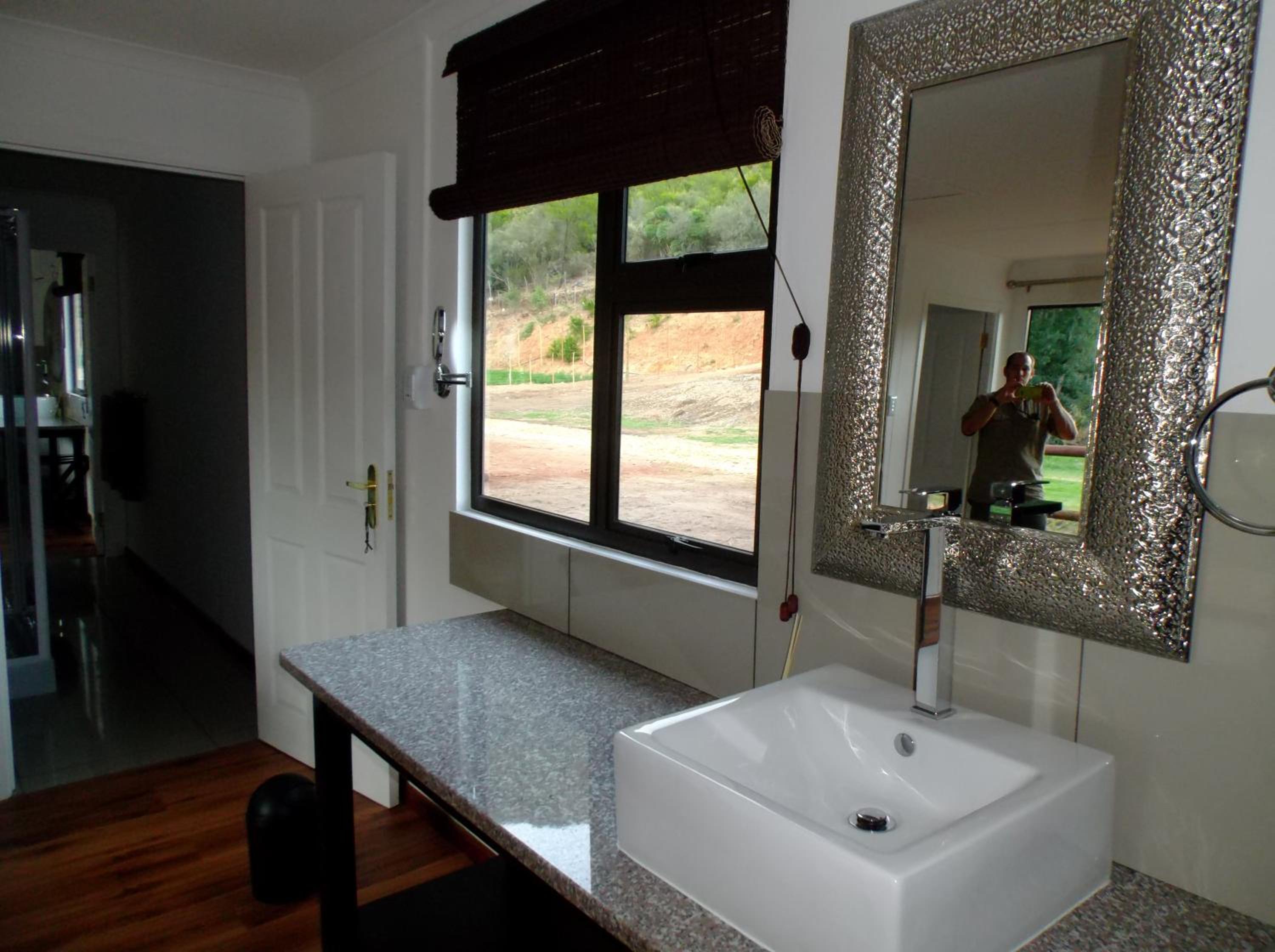 Deluxe Family Suite - Self Catering - Photo 30