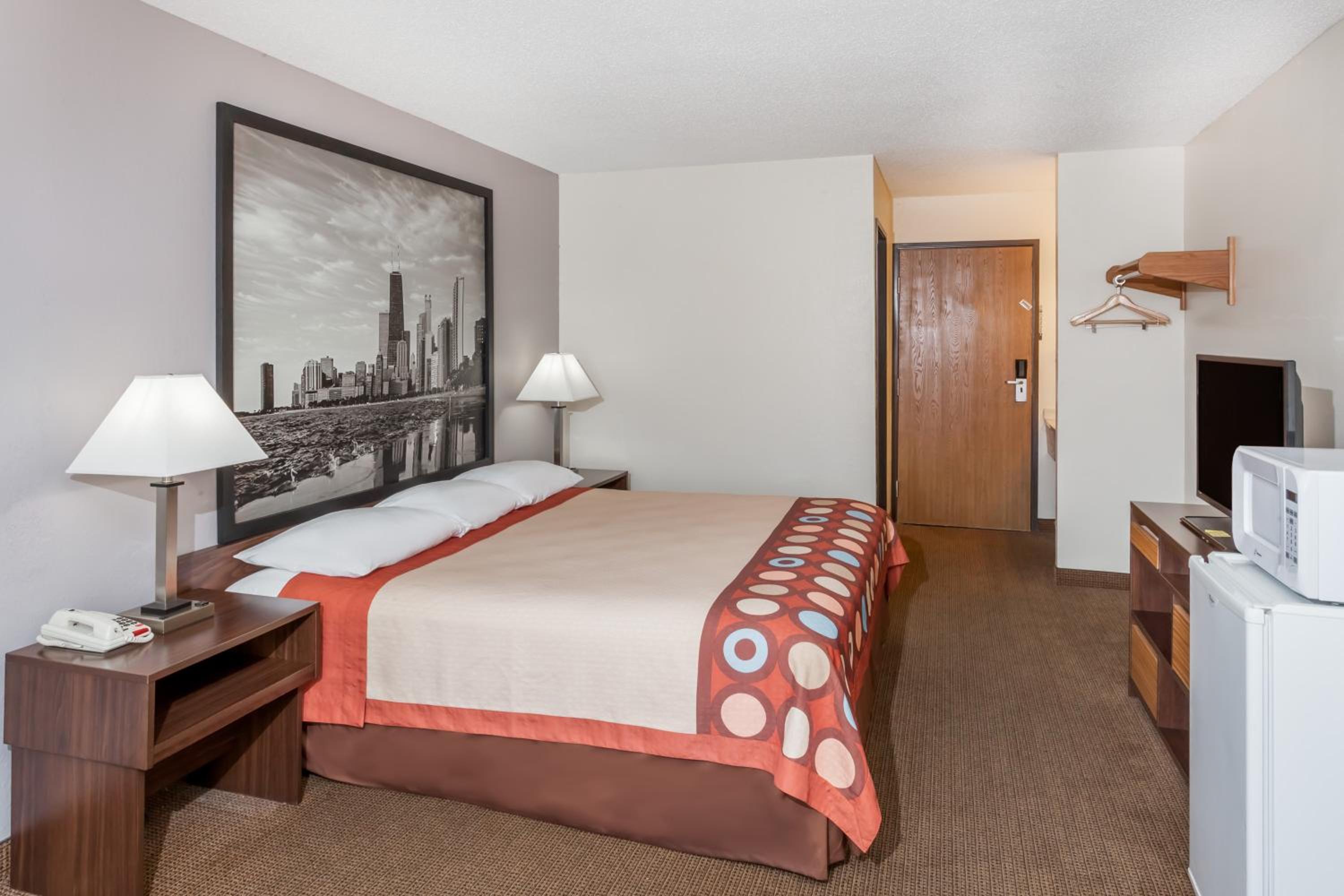 King Room - Non-Smoking - Photo 1