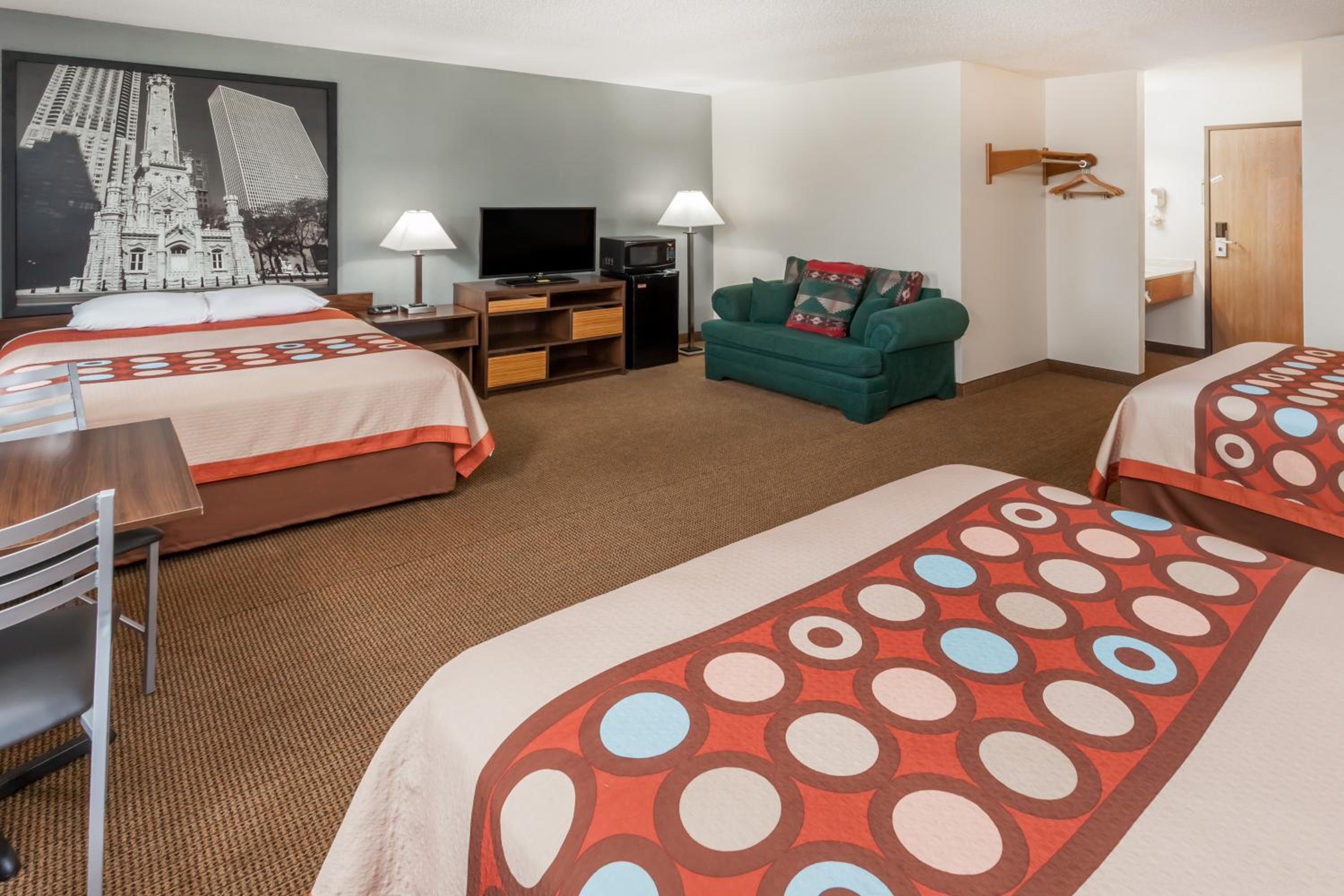 Queen Studio Suite with Three Queen Beds - Non-Smoking - Photo 1
