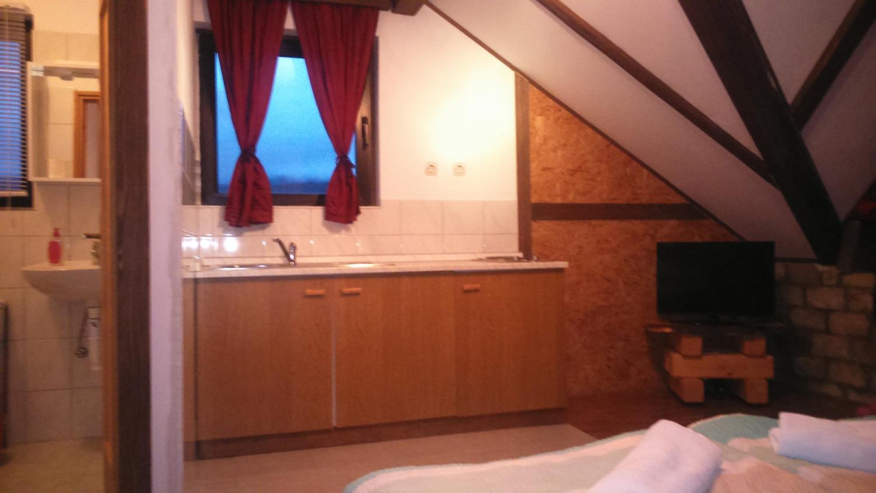 Studio Apartment photo 3