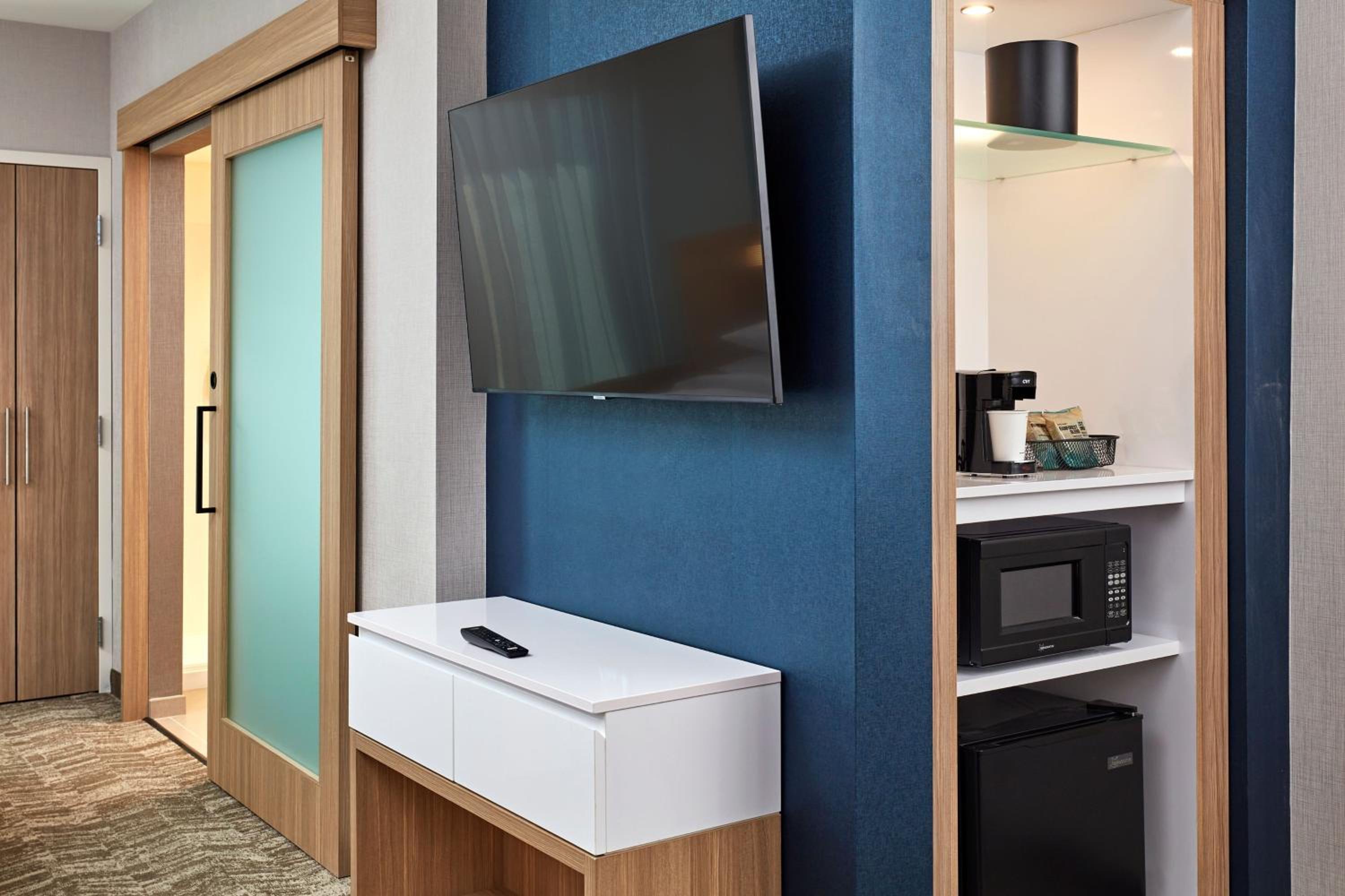 King Suite with Trundle Sofa - Hearing Accessible
