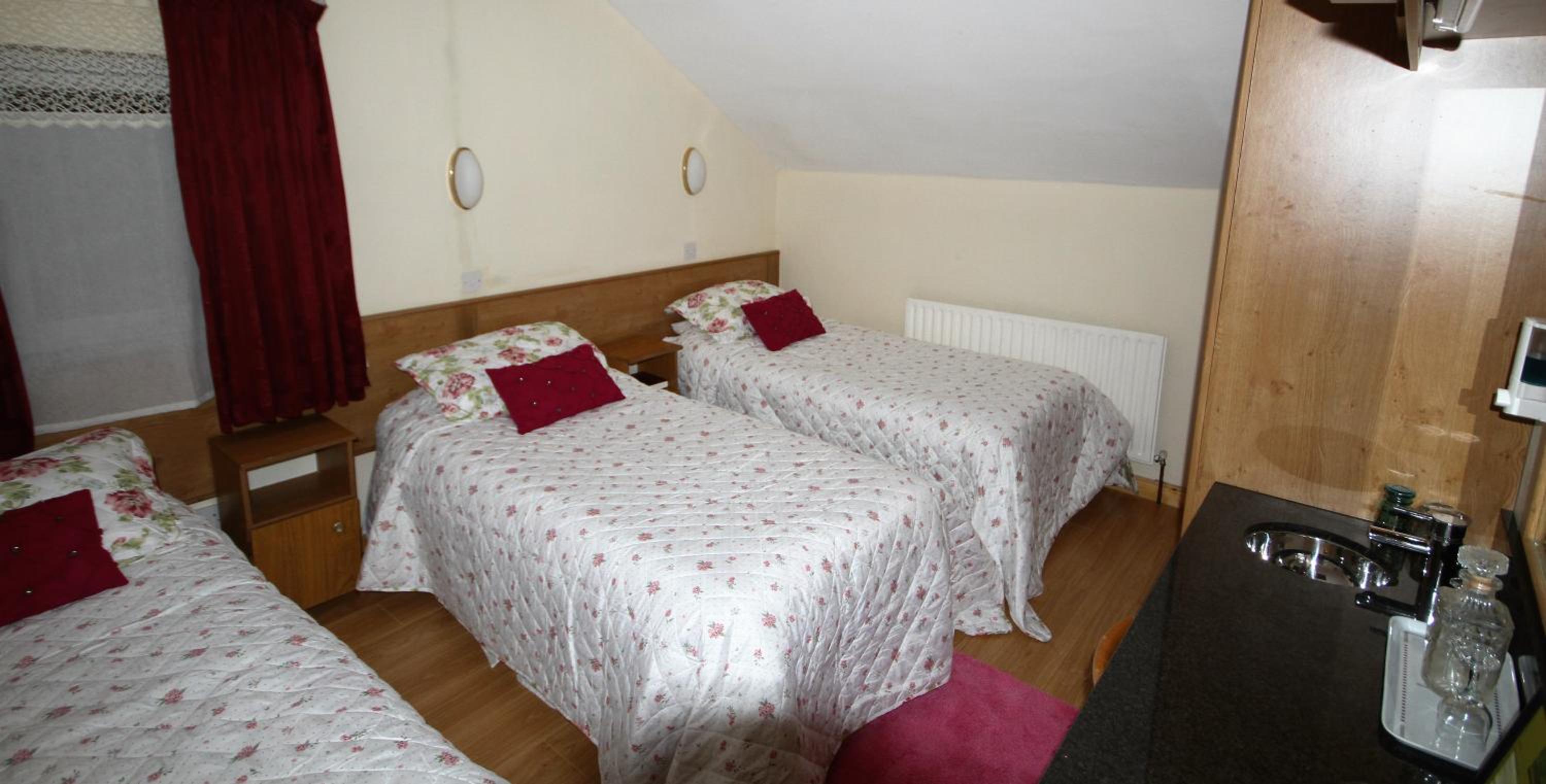 Double Or Twin Room photo 3