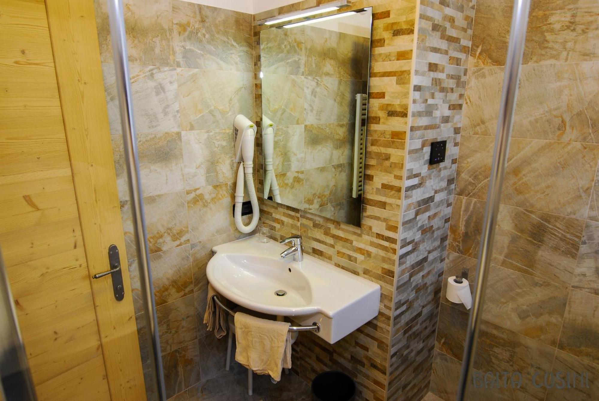 Superior One-Bedroom Apartment (2 Adults) photo 3
