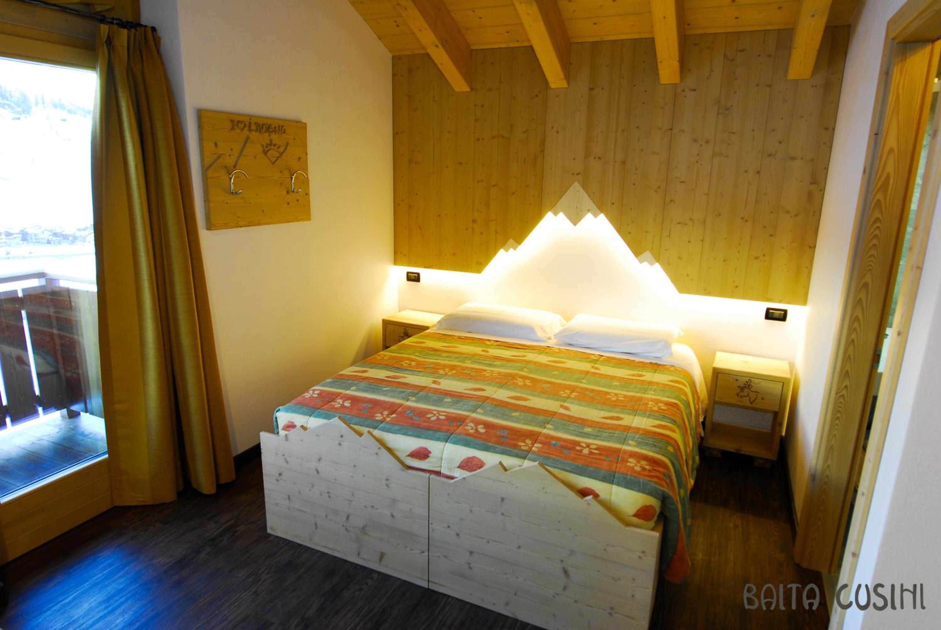Deluxe One-Bedroom Apartment with View (2 Adults) photo 1