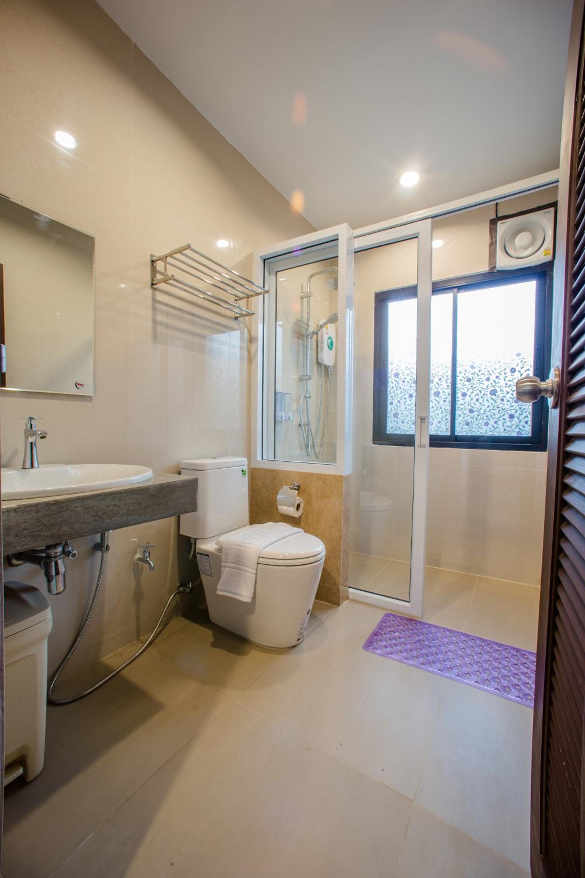 Superior Double Room with Two Double Beds photo 3