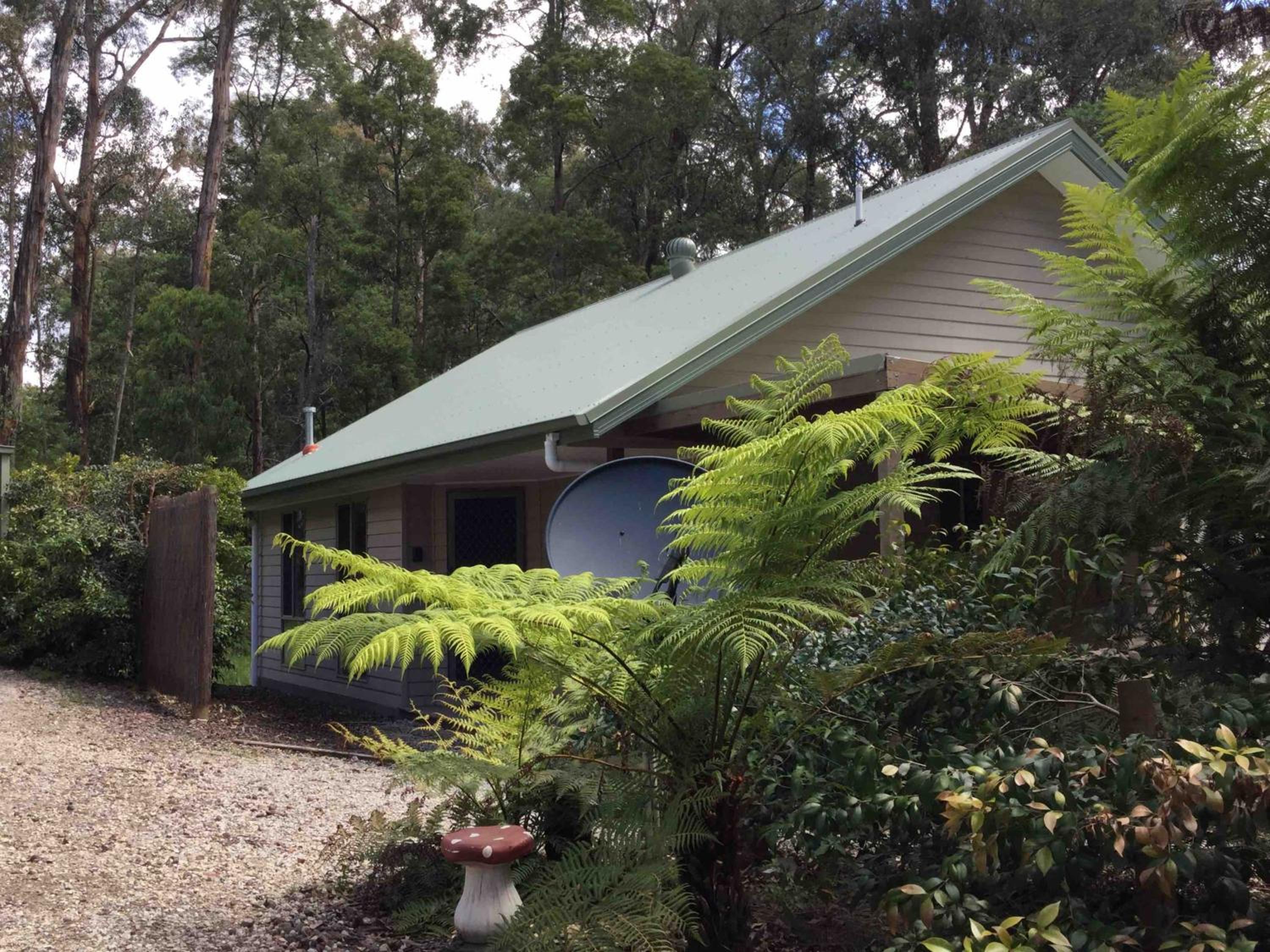 Self-Contained Cottage with Spa Bath - Forestview Cottage - Photo 23