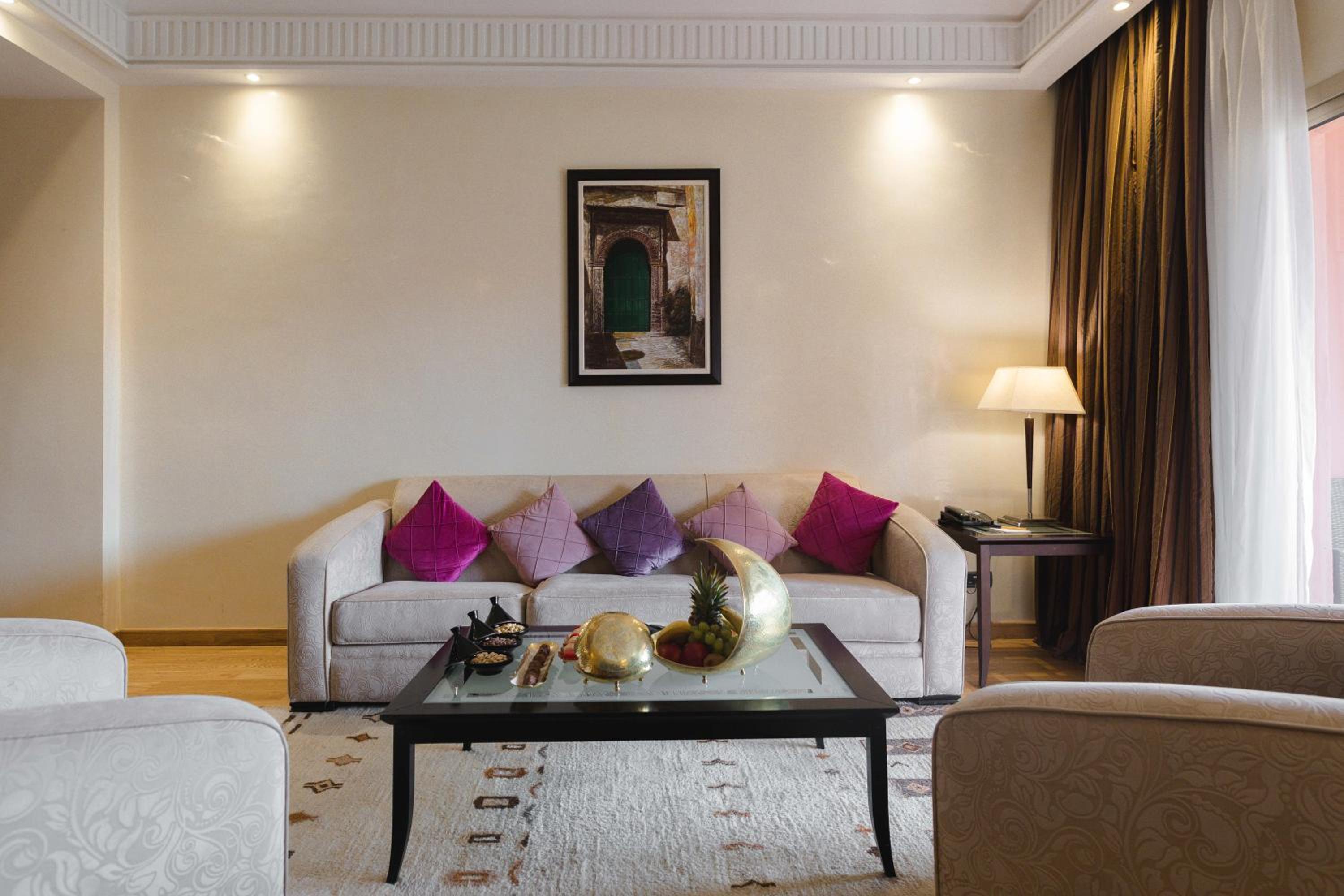 Two Bedrooms Suite 2 King Size Beds Pool View photo 3