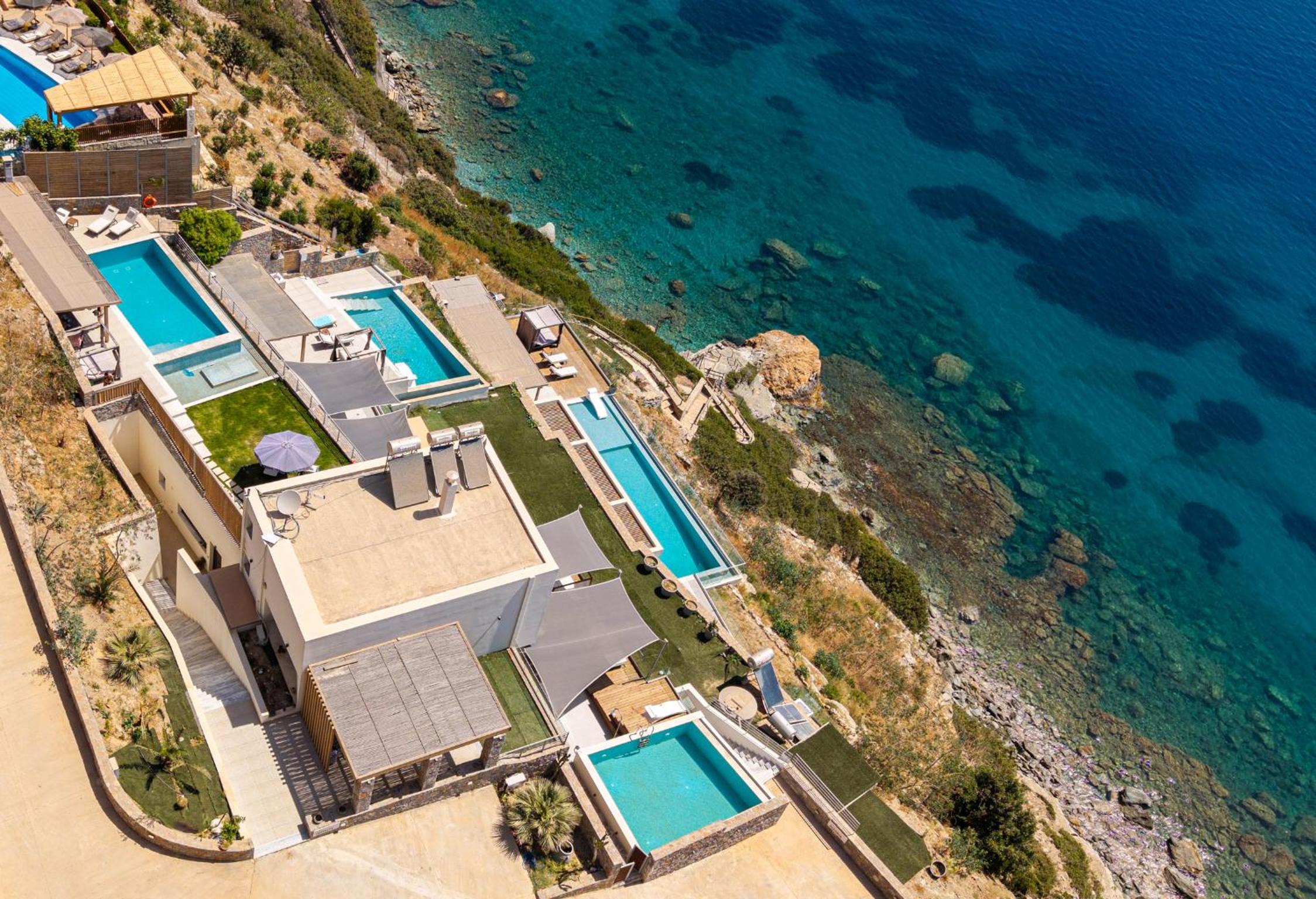 Villa photo 1