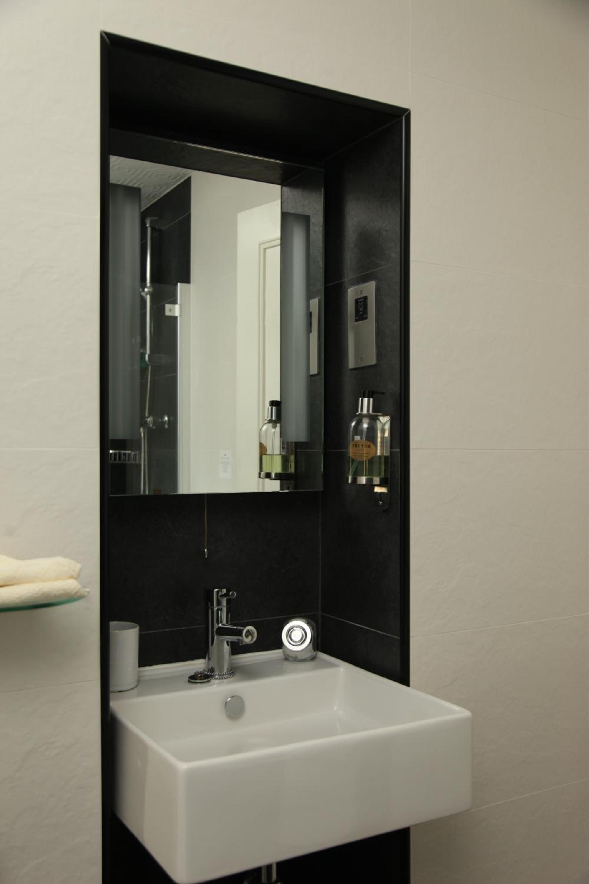Double Room - Photo 6