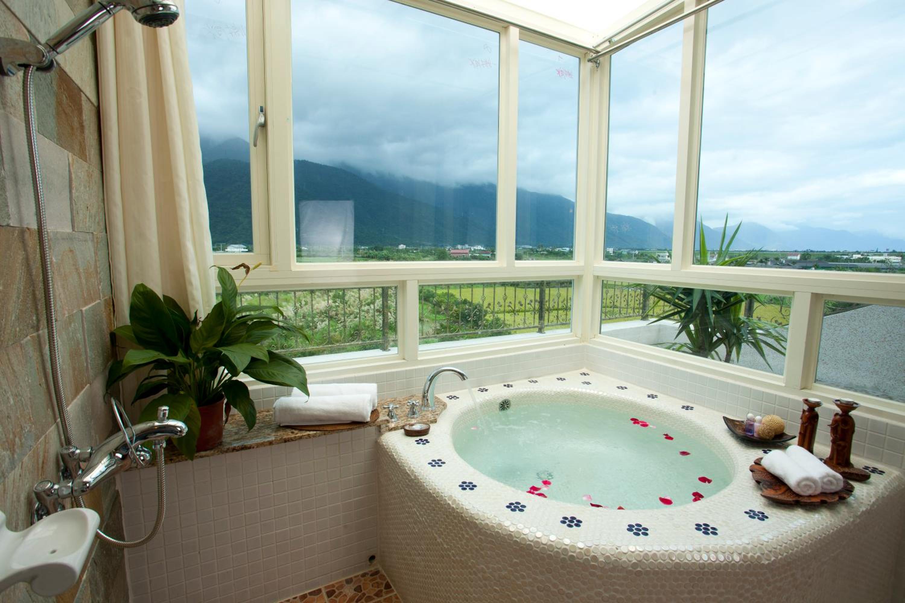 Deluxe Double Room with Balcony photo 2