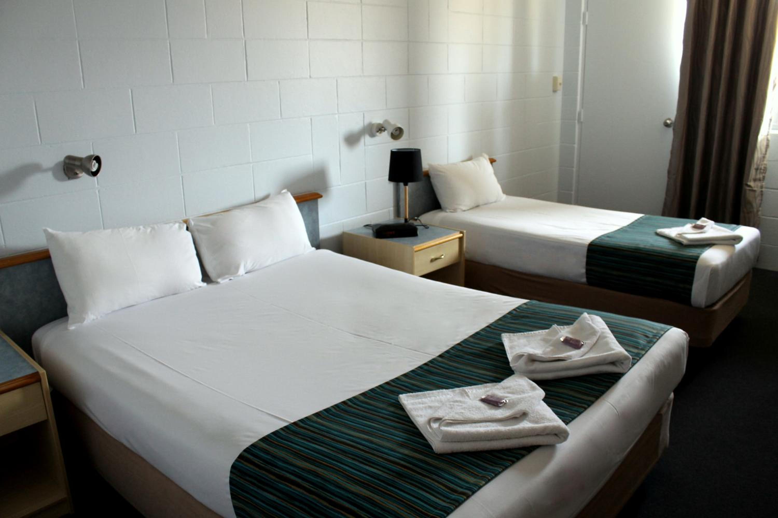 Double Room with Extra Bed photo 3