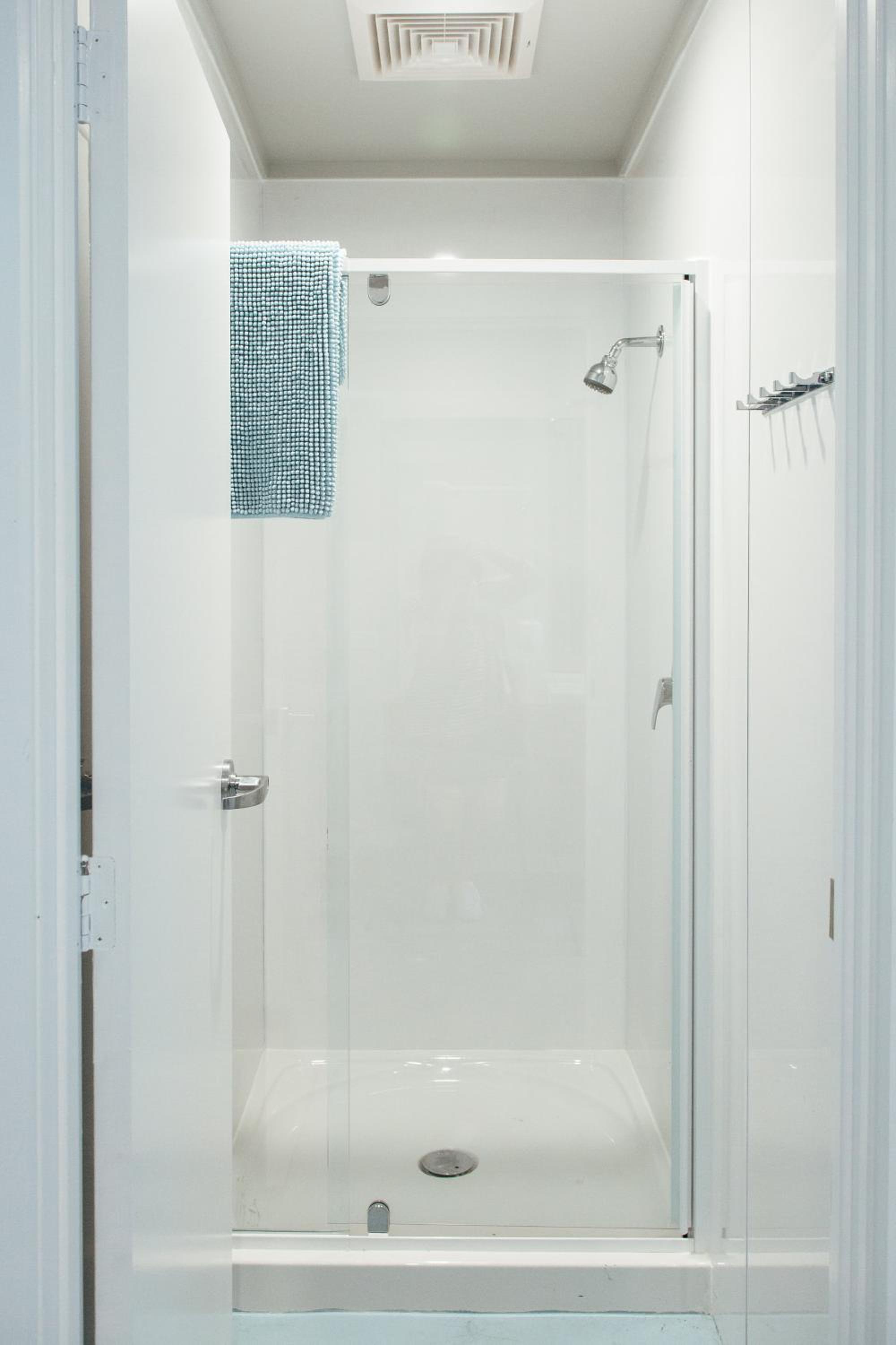 Double Room with Shared Bathroom photo 2
