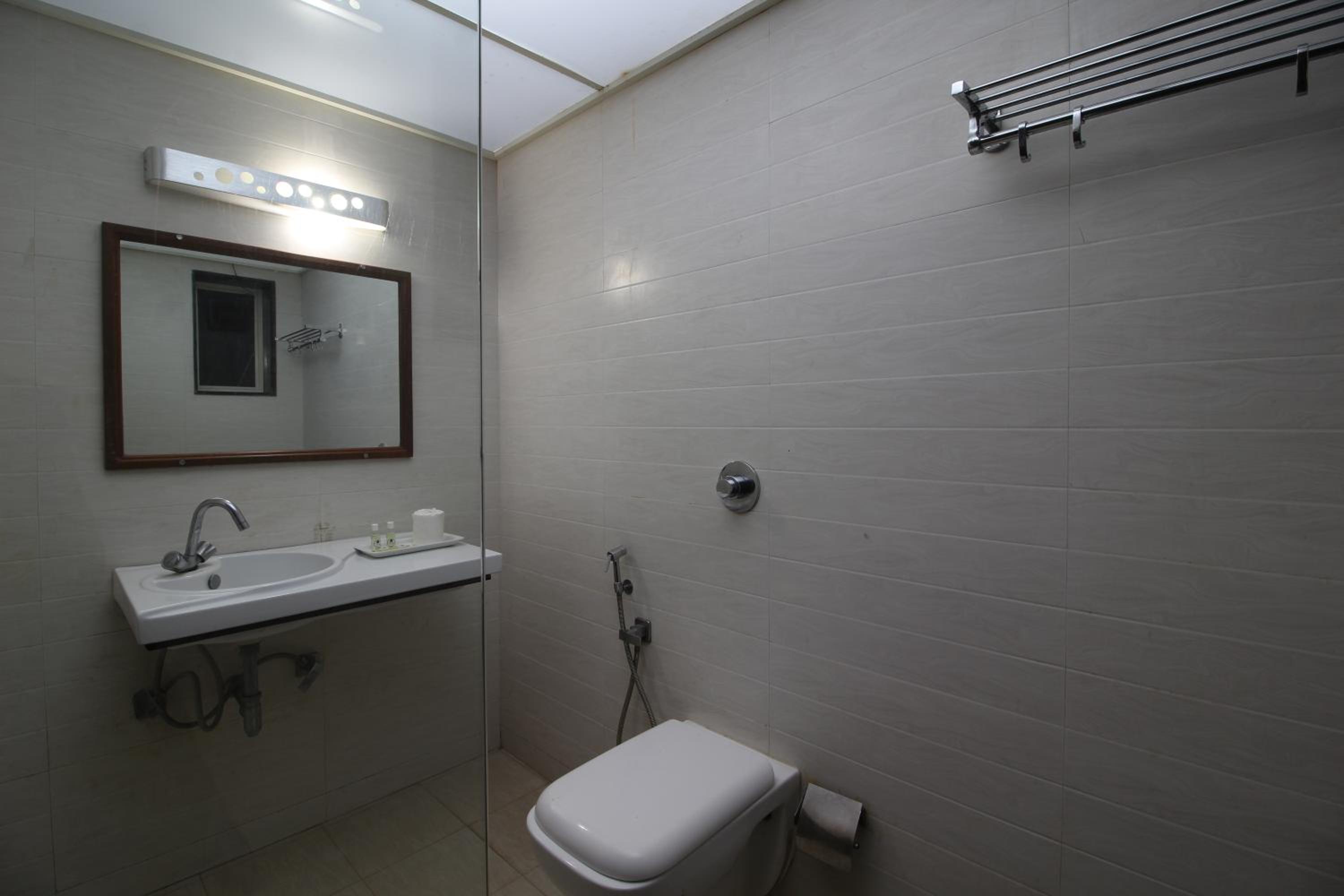 Deluxe Double or Twin Room - Photo 3