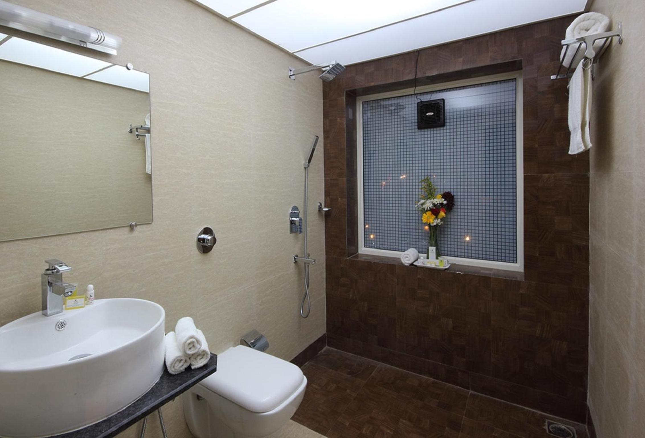 Luxury Suite - Photo 4