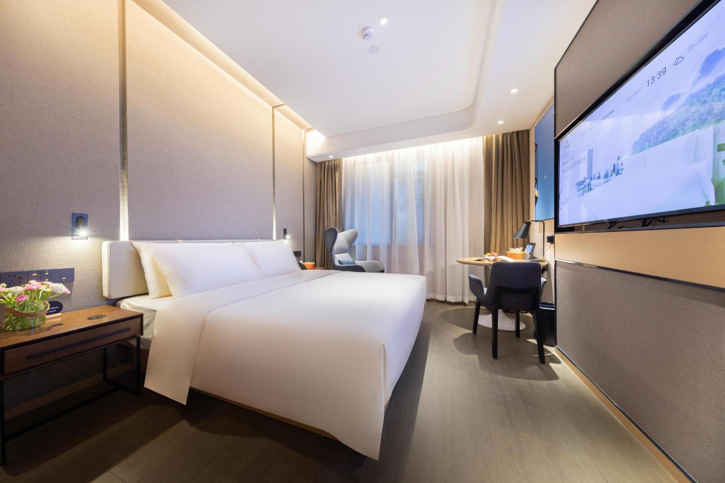 Elegant Double Room photo 3