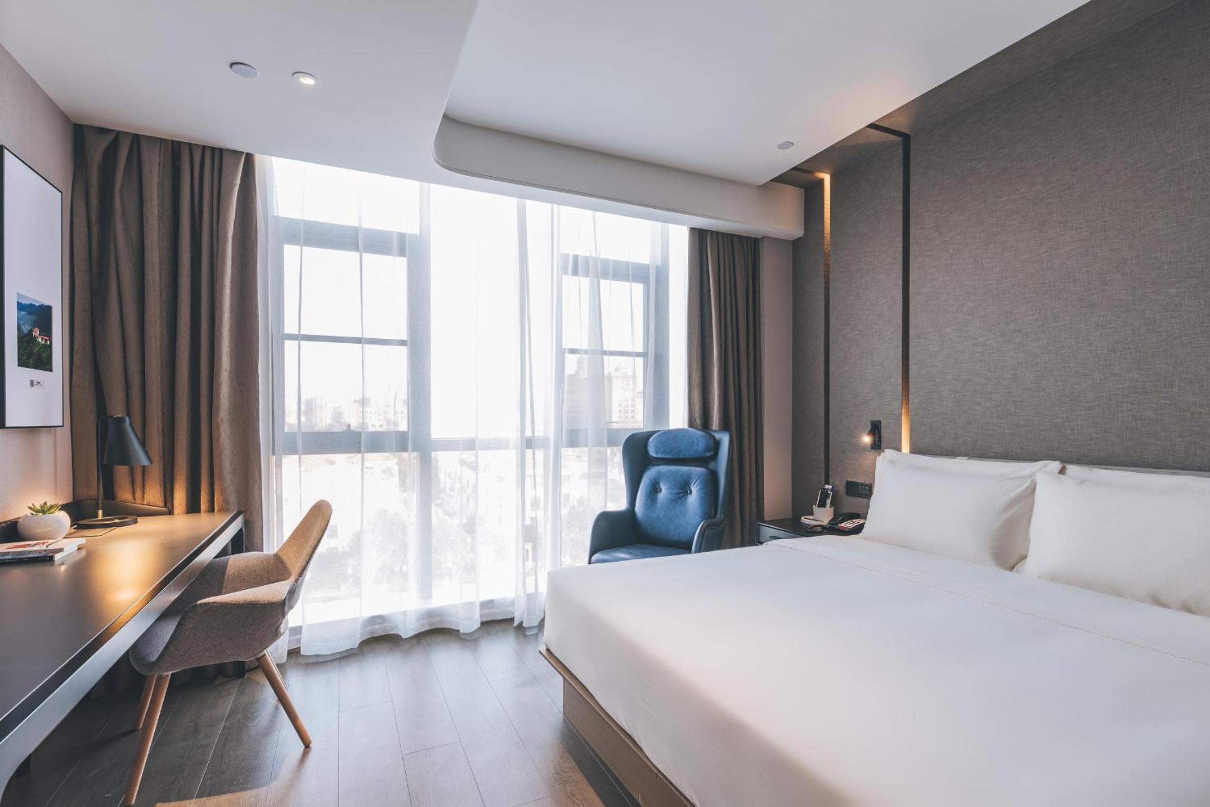 Superior Double Room with City View