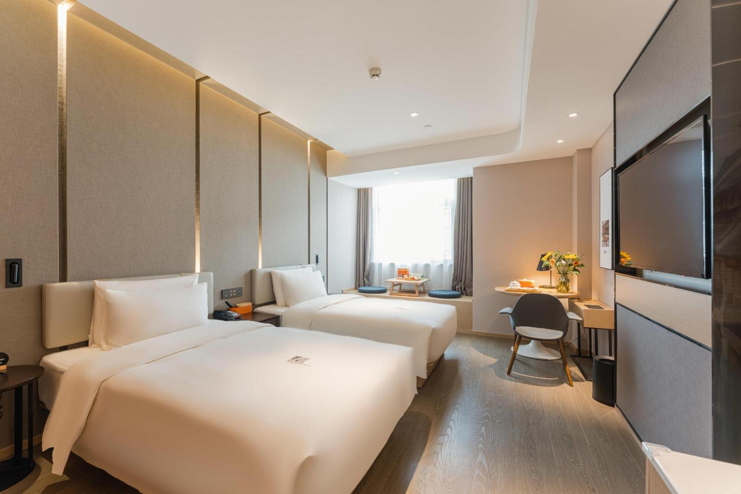 Elegant Twin Room