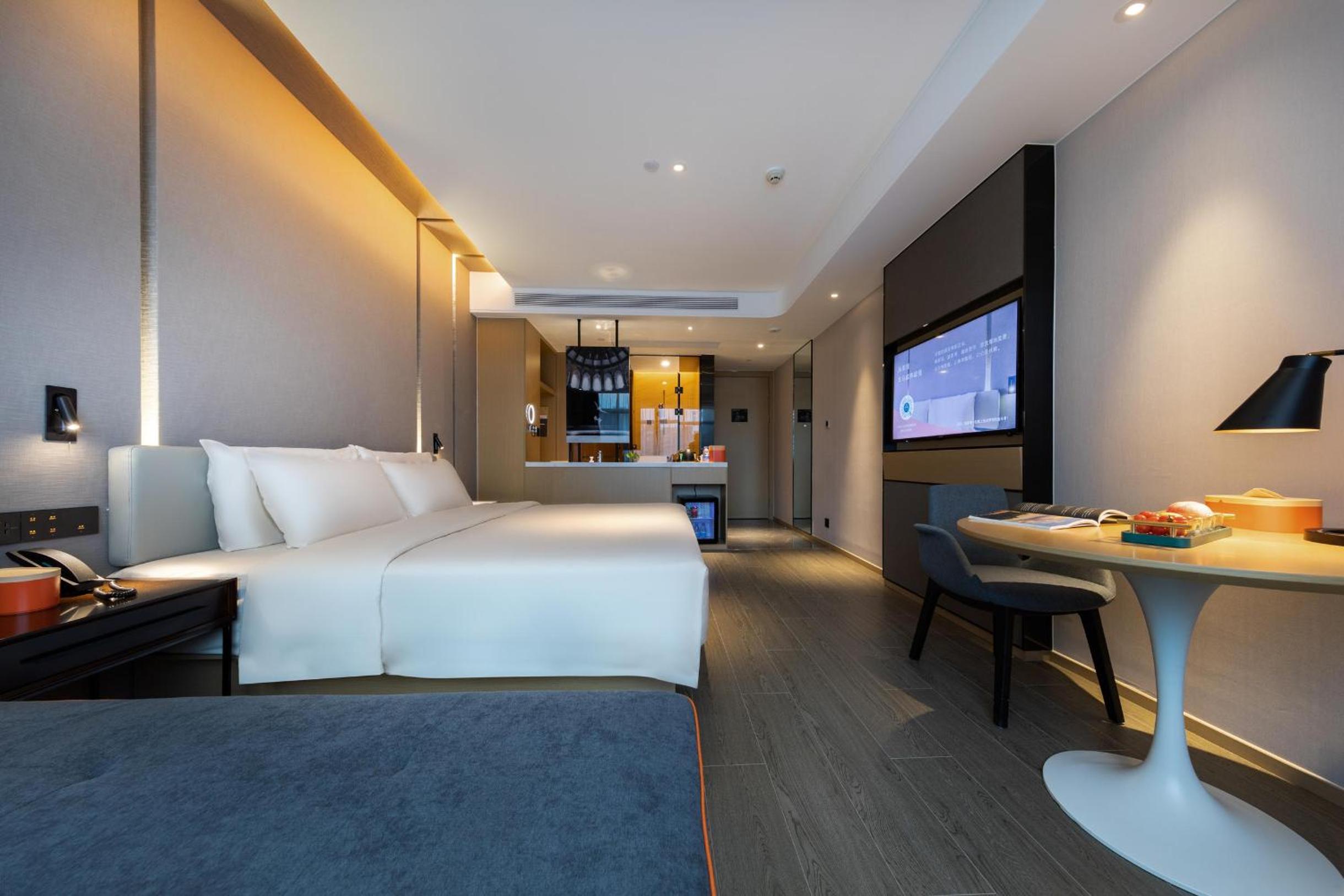 Deluxe Double Room with Balcony photo 1