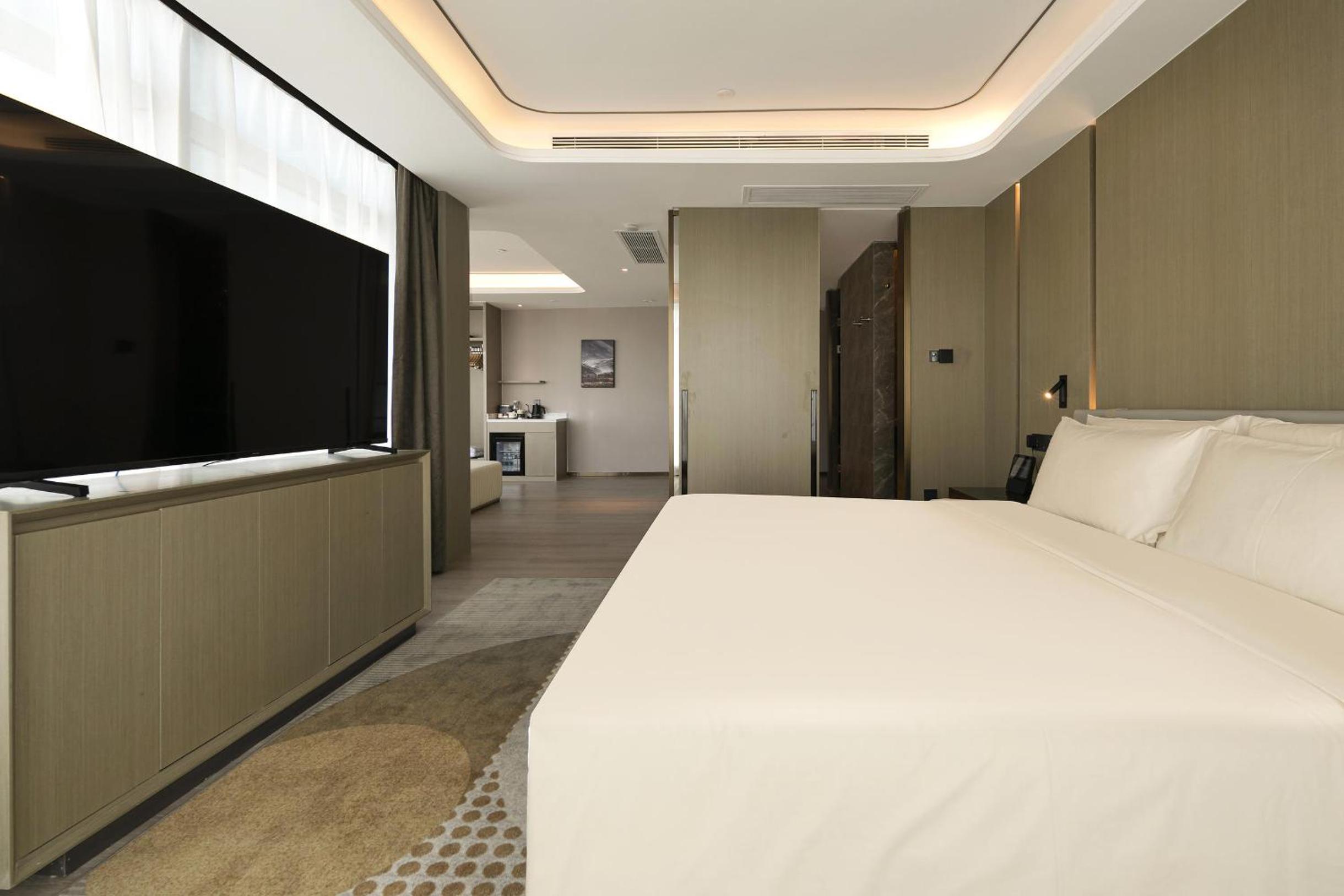 Deluxe Suite with River View