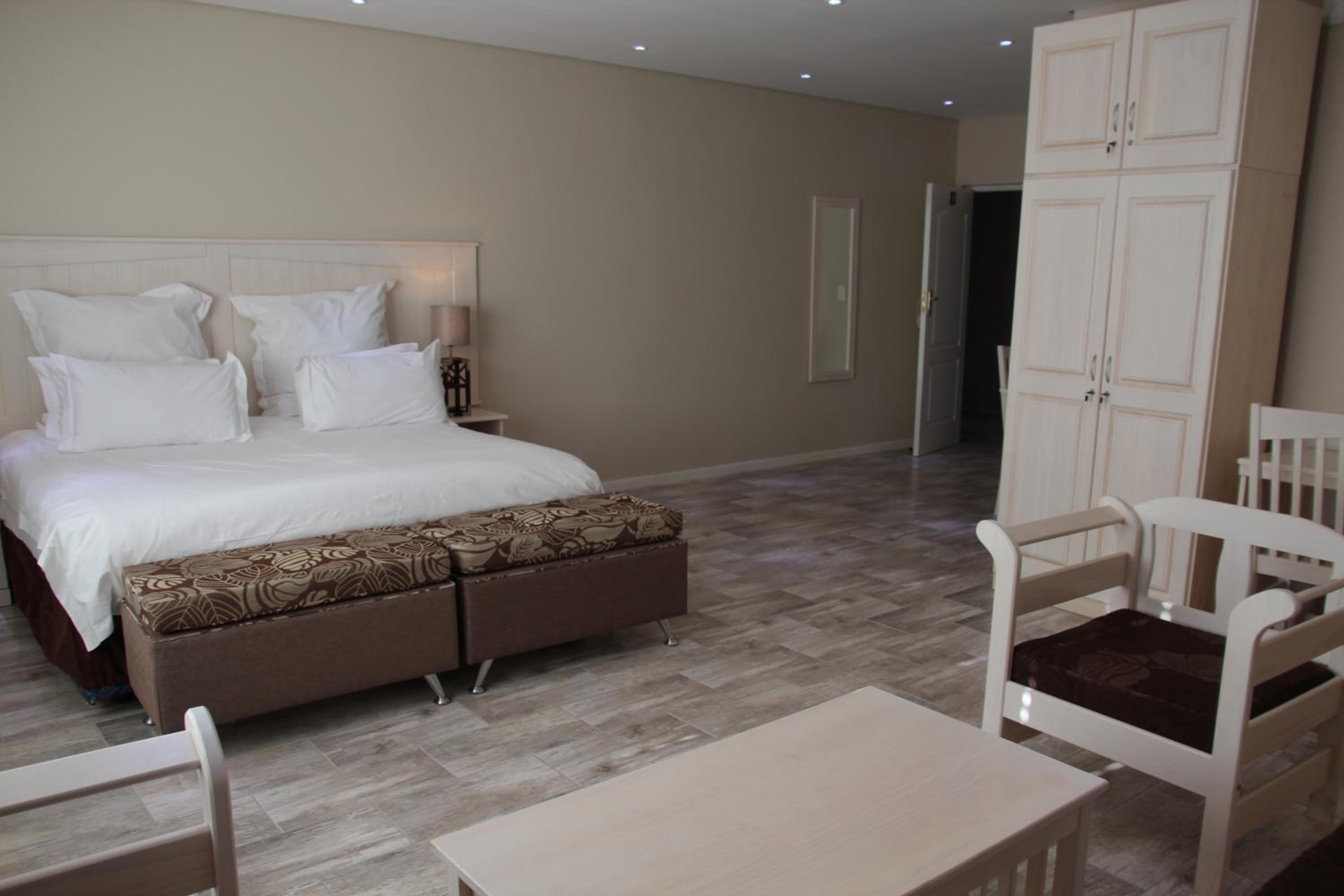 Luxury Double or Twin Room photo 2