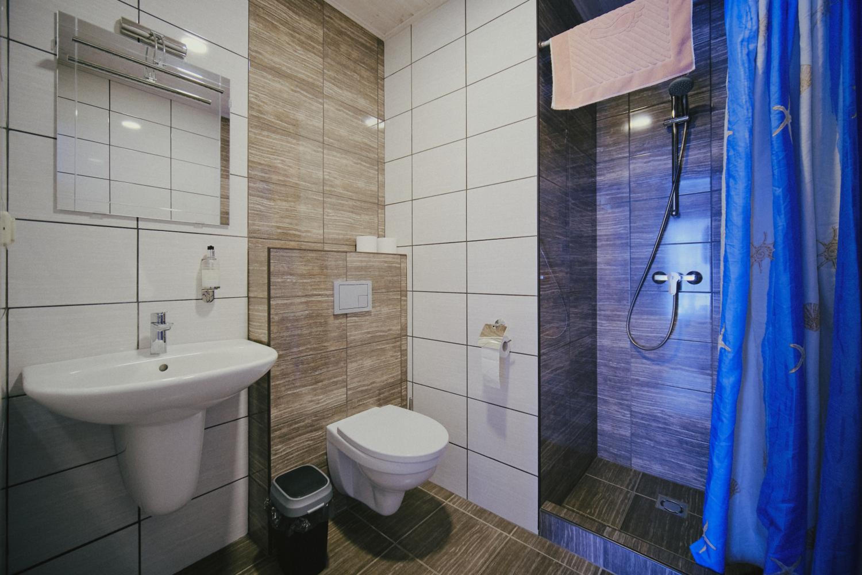 Triple Room with Bathroom photo 2