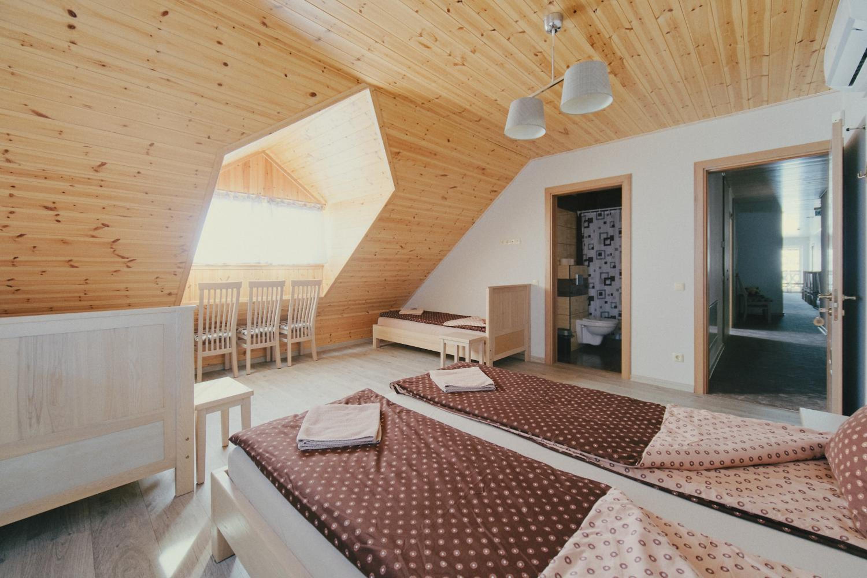 Quadruple Room with Bathroom - Photo 1