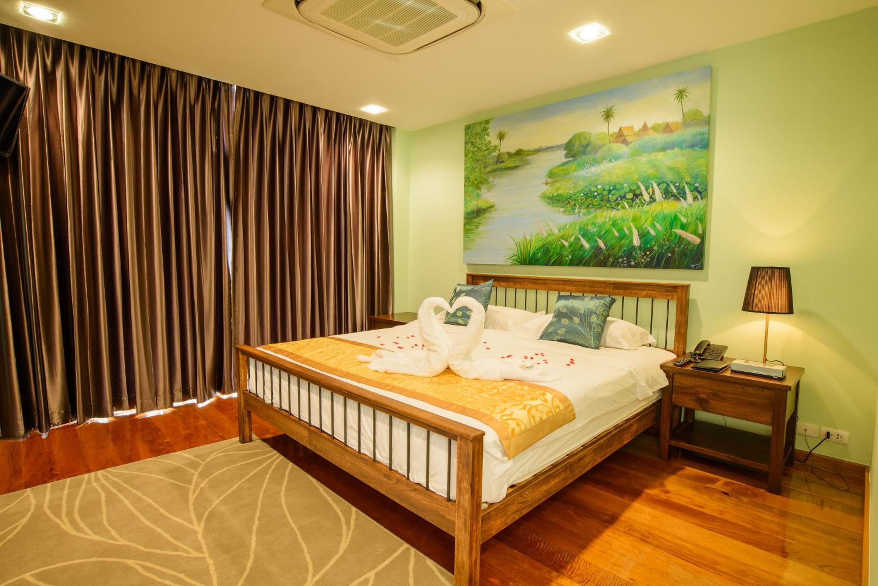 Family Suite with Balcony photo 2