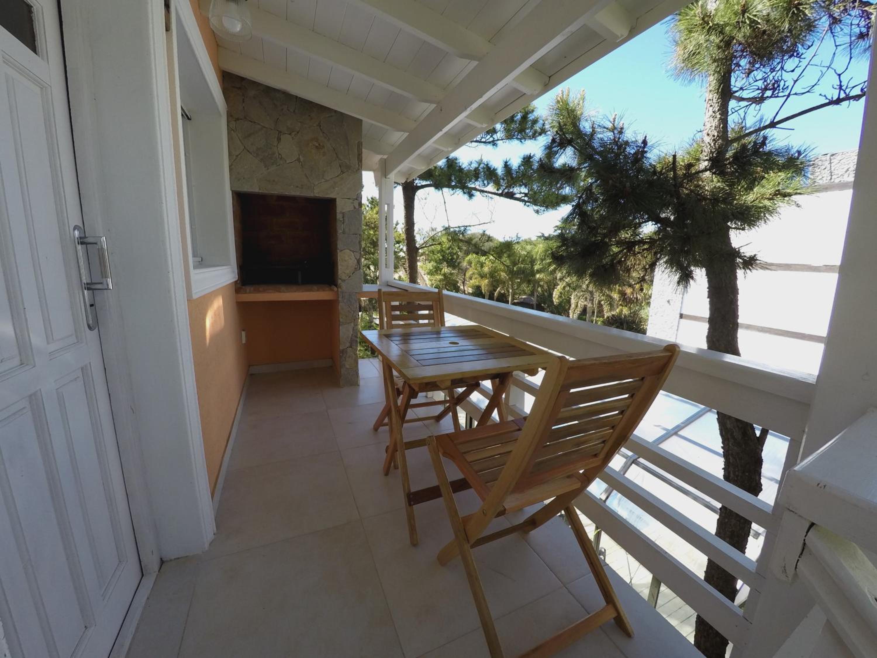 One-Bedroom Apartment with Balcony photo 2
