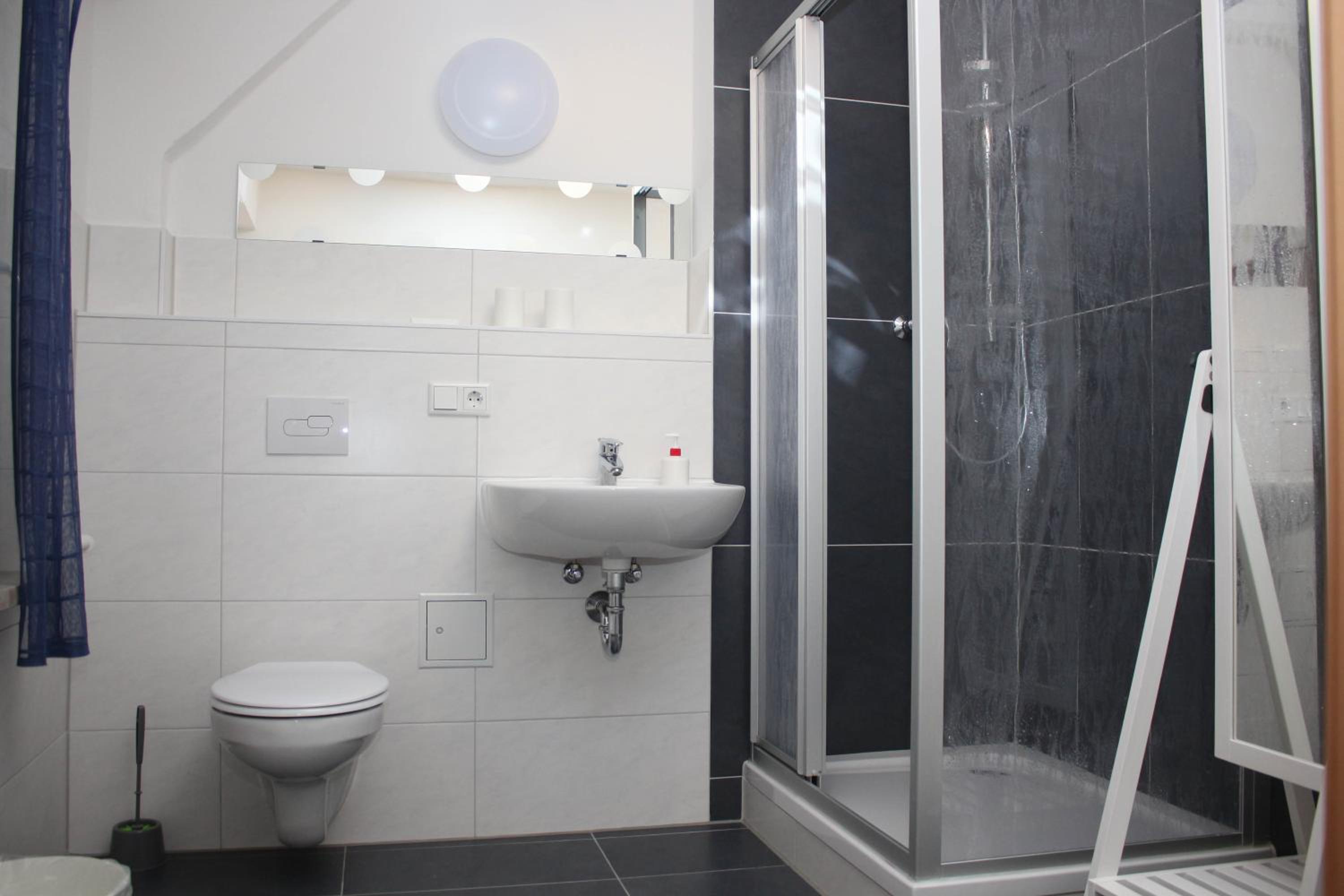 Double or Twin Room - Photo 6