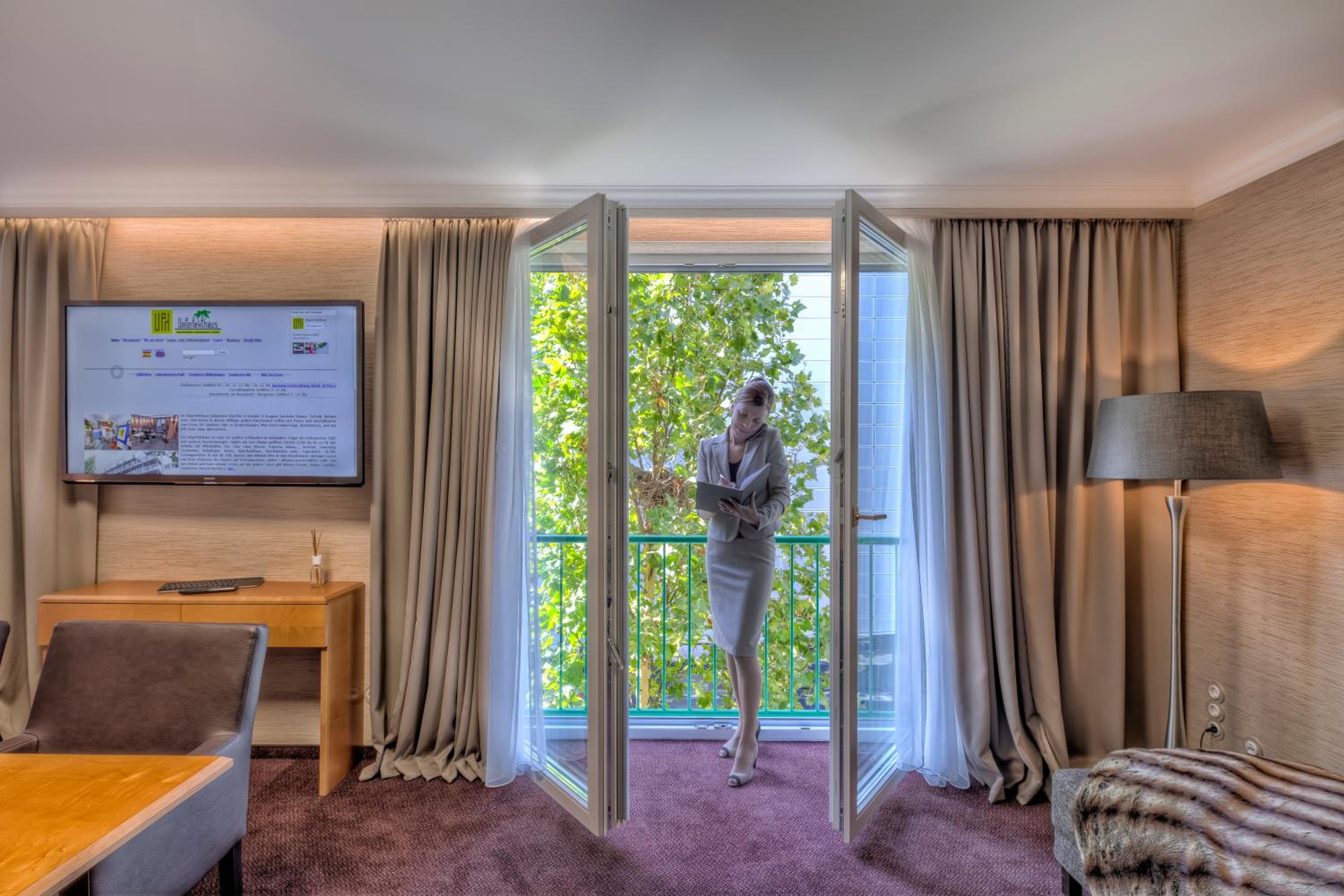 Deluxe Double Room with Bath photo 2