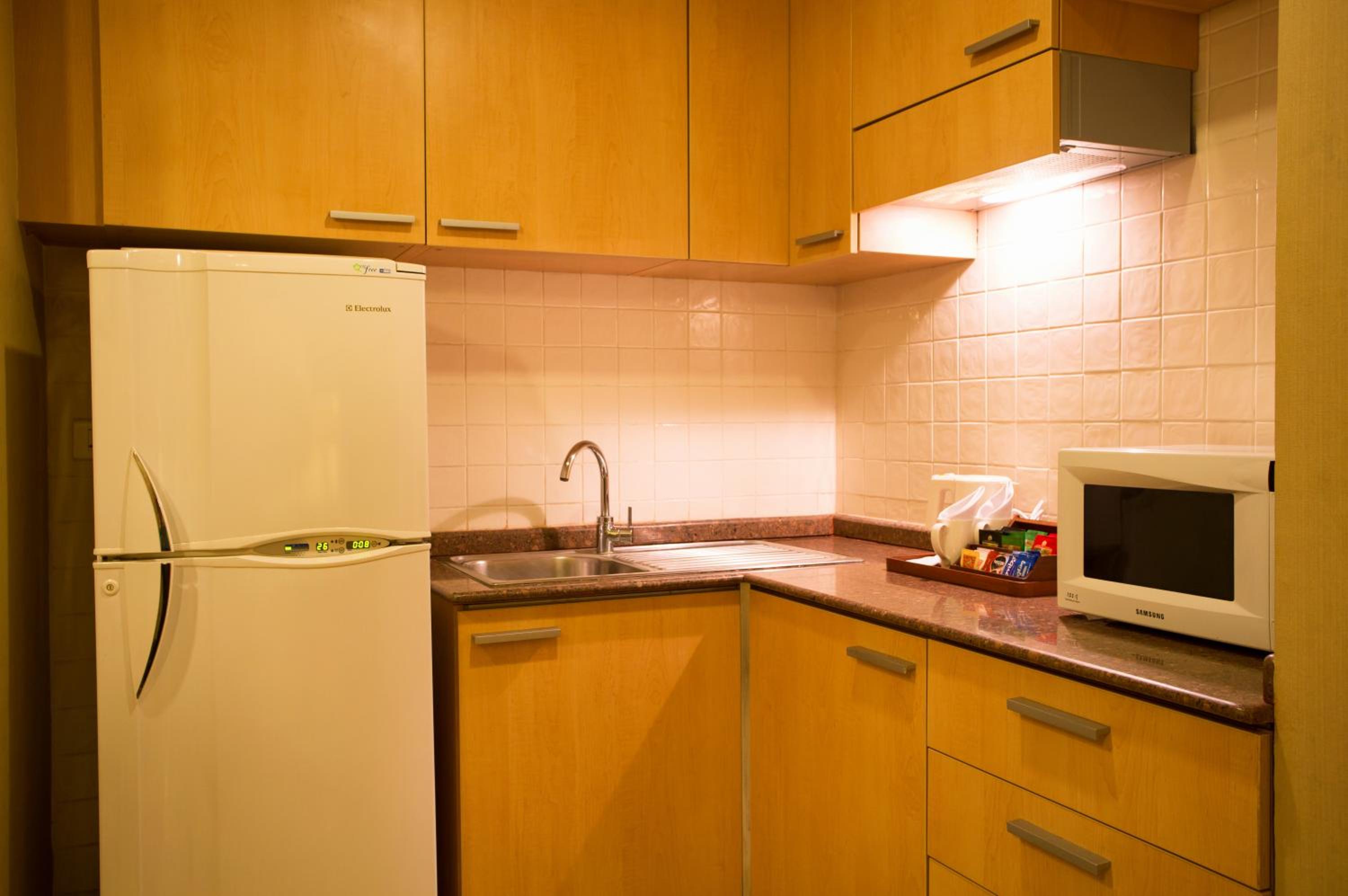 Executive Suite - Photo 5