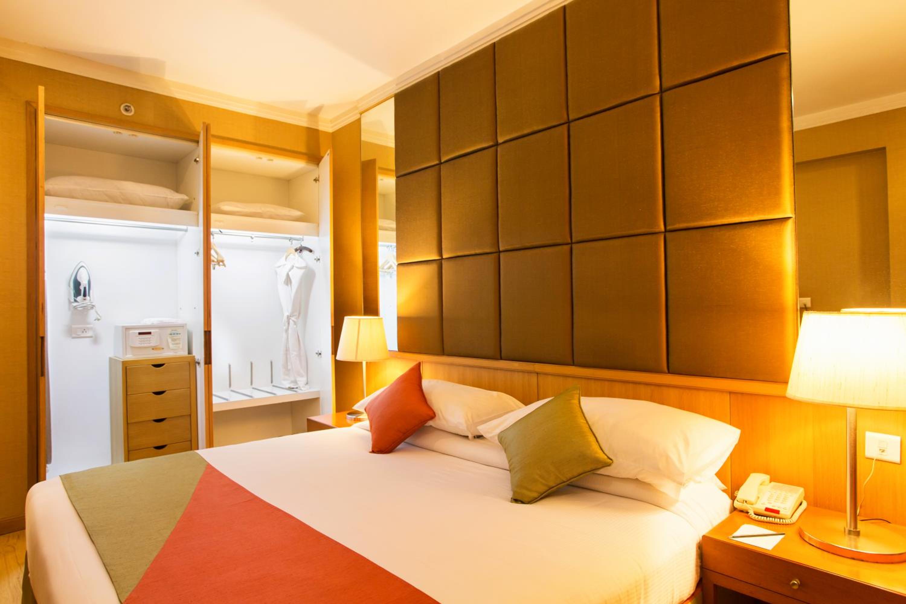 Executive Suite - Photo 1
