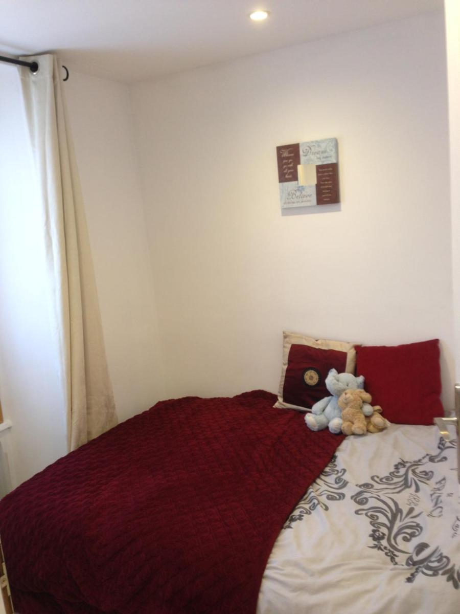 Two-Bedroom Apartment photo 3
