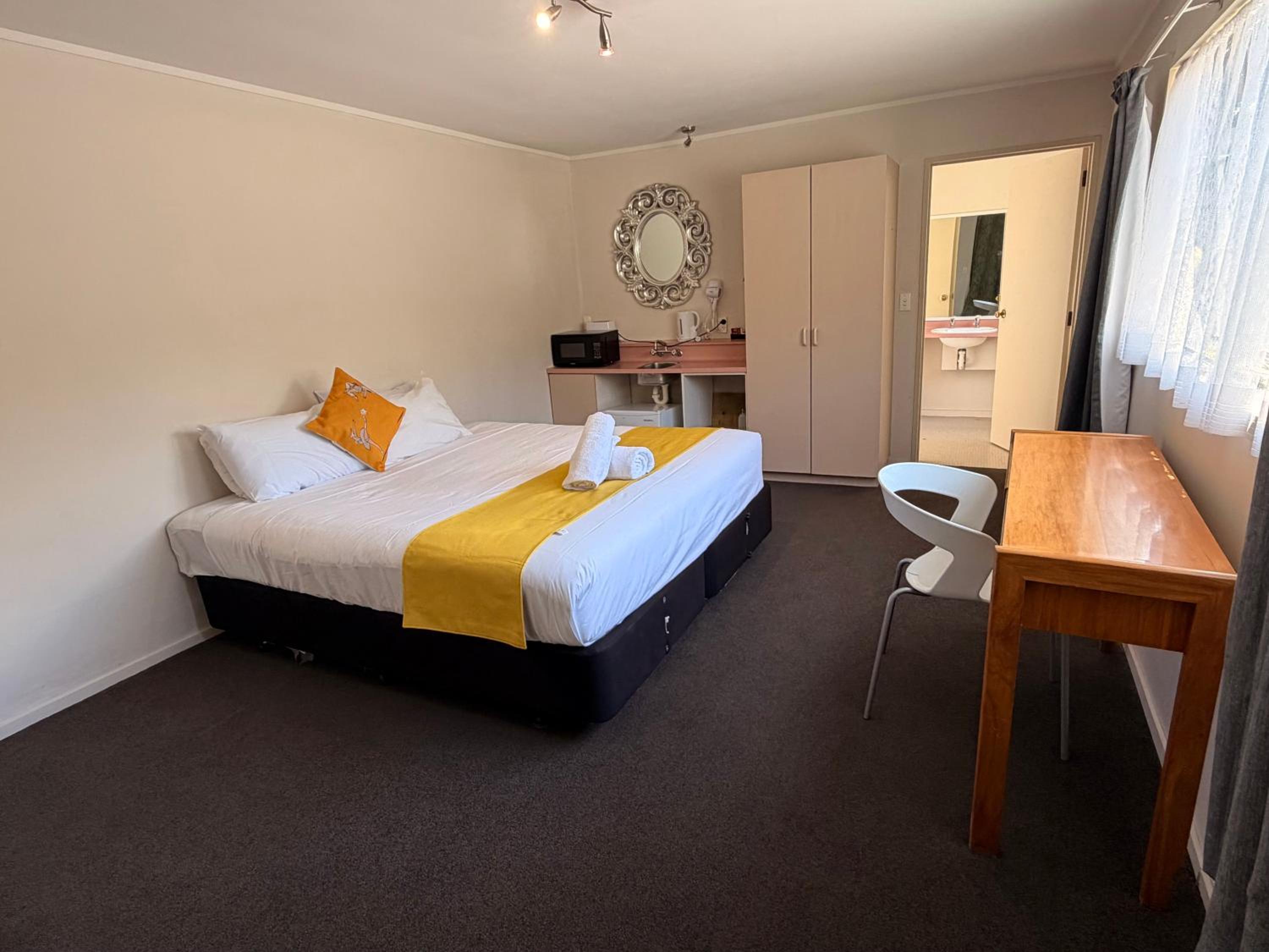 Budget Double Room photo 1